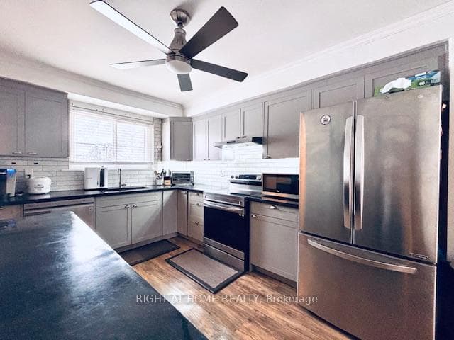 925 Bayly Street Unit 7, Pickering, ON L1W 1L4 - Photo 1