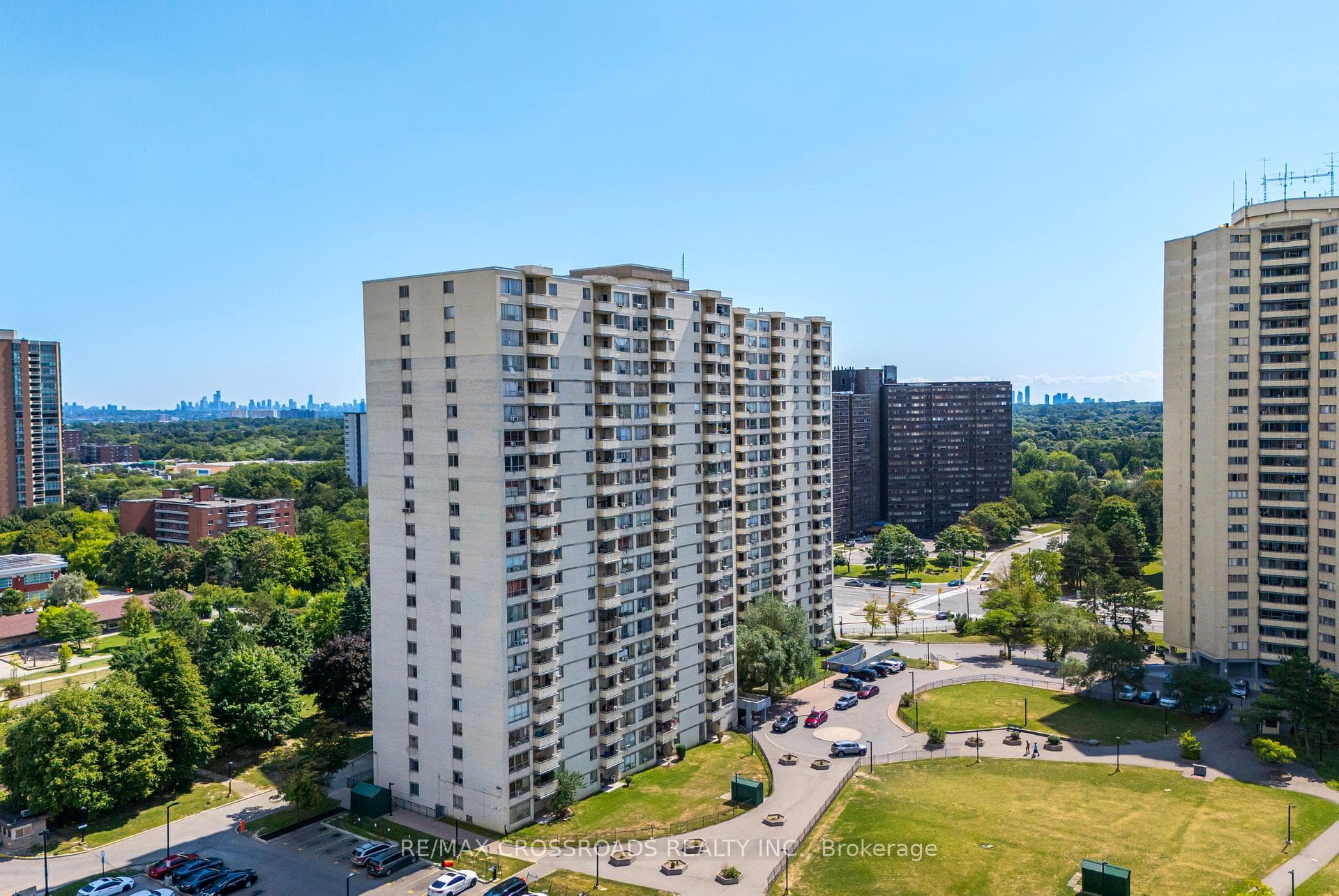 320 Dixon Road Unit 806, Etobicoke (Kingsview Village / Humber Heights), ON M9R 1S8 - Photo 1