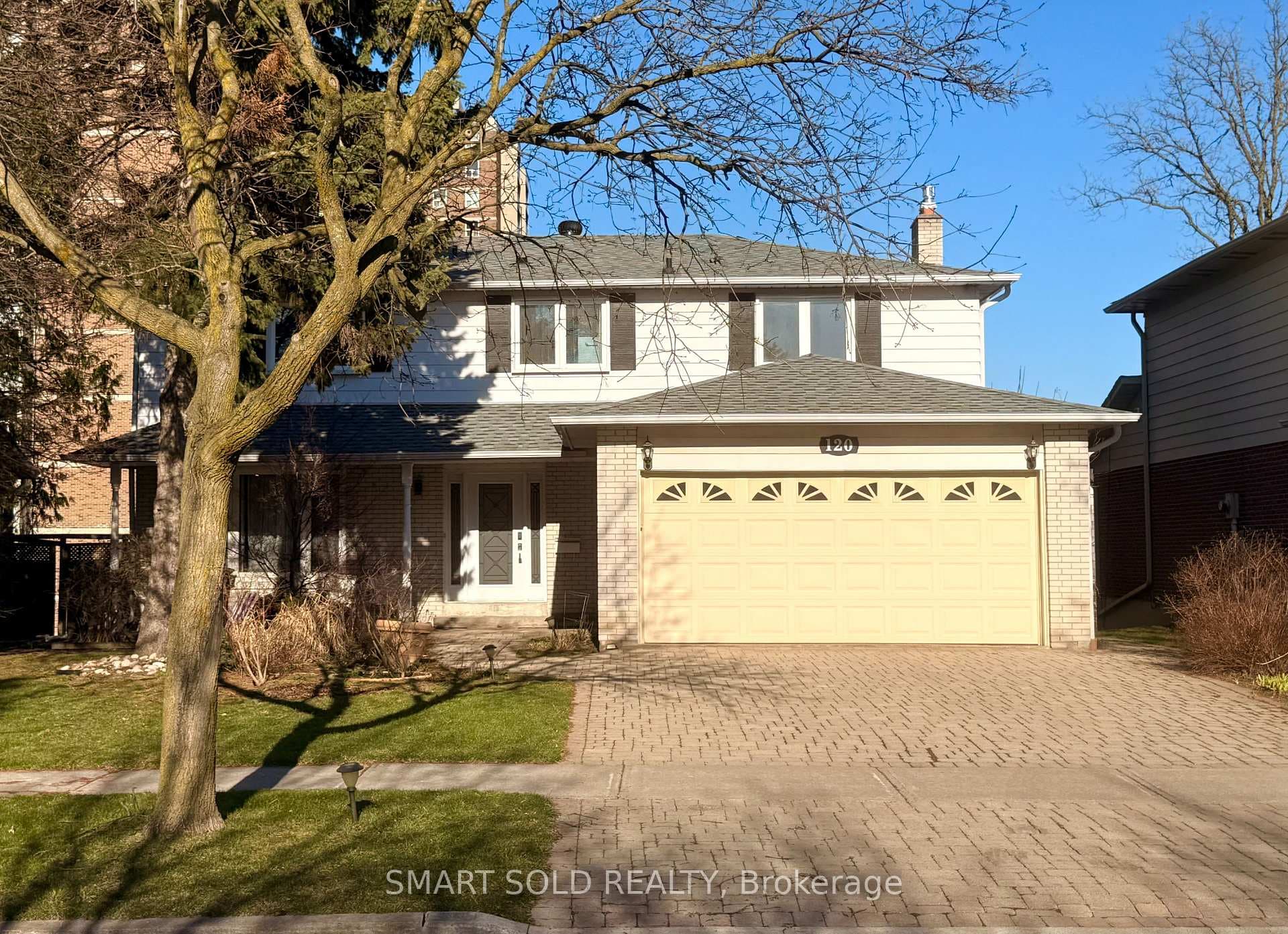 120 Abbeywood Trail, Don Mills / Parkwoods / Victoria Village, ON M3B 3B5 - Photo 1