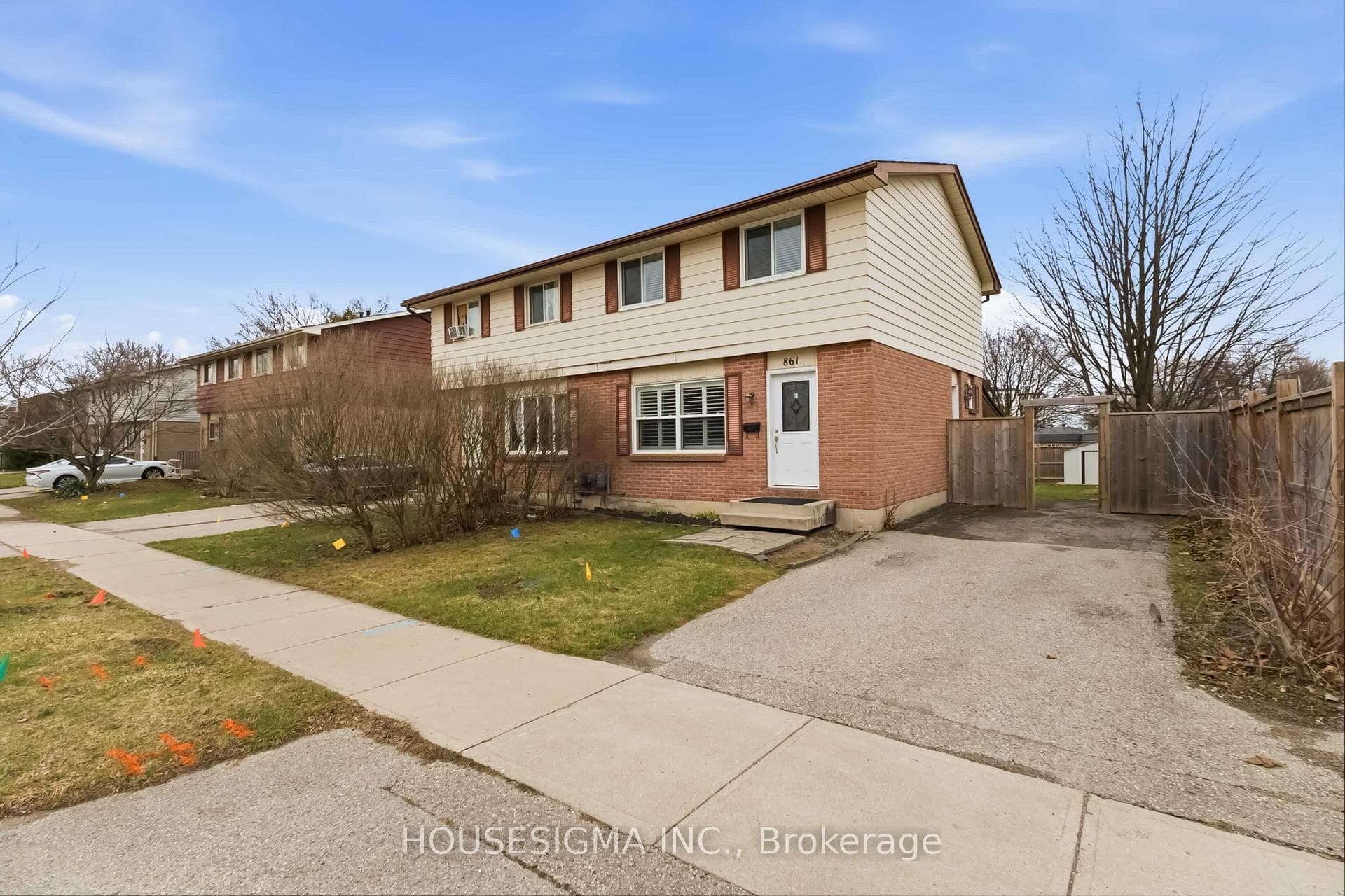 861 DEARNESS Drive, London South, ON N6E 1Y4 - Photo 1