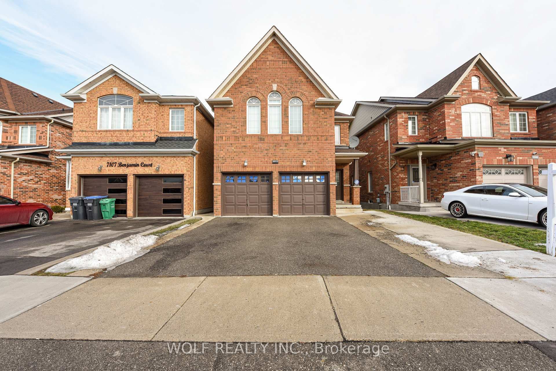 7103 Benjamin Court, Mississauga, ON L5W 0E1 - Photo 1