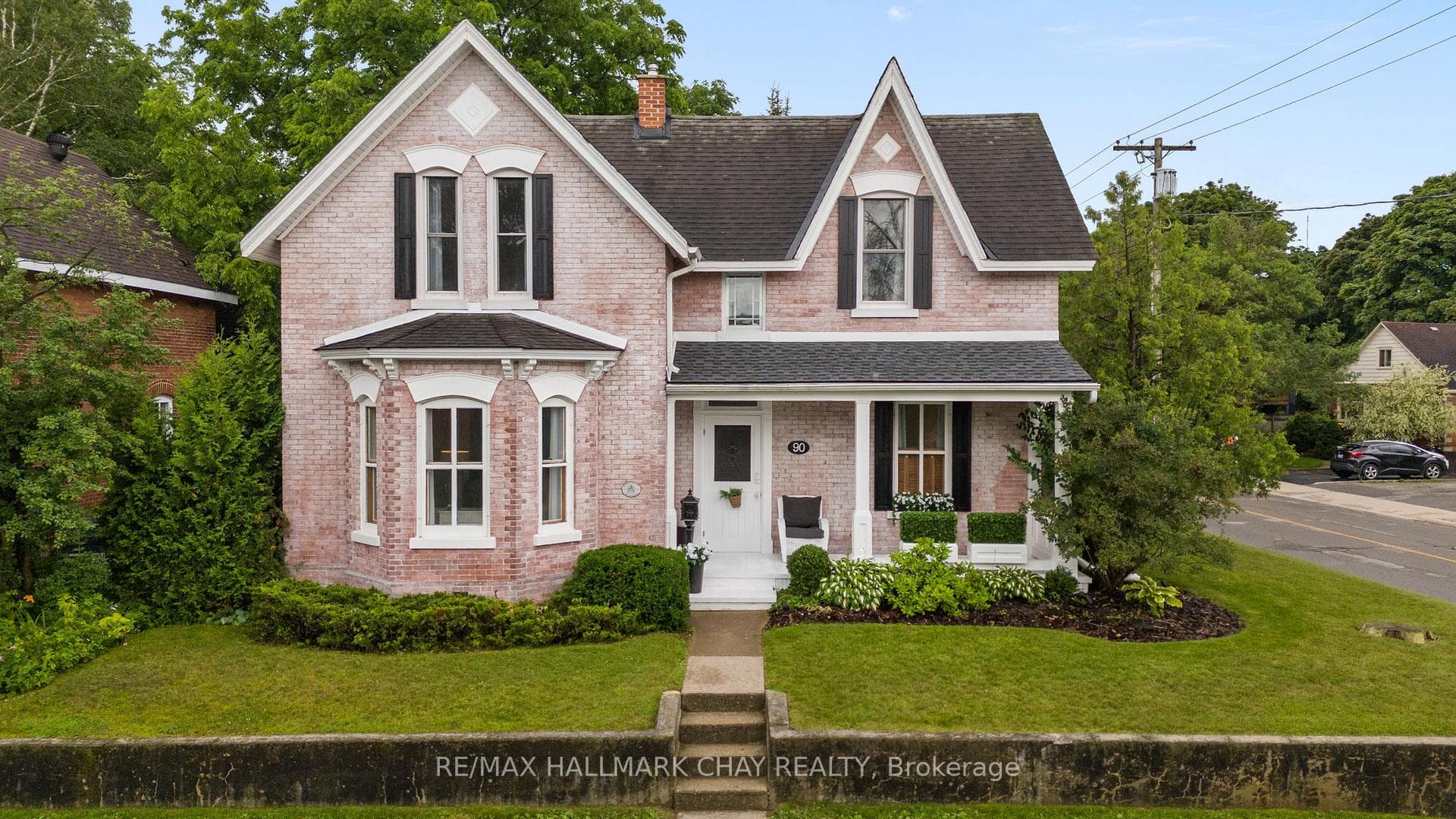 90 Cumberland Street, Barrie