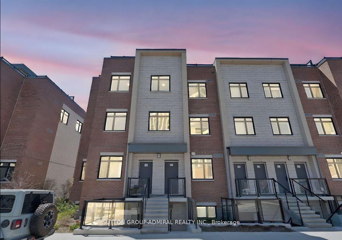1062 Douglas Mccurdy Common Unit 228, Mississauga, ON L5G 0C6 - Photo 1