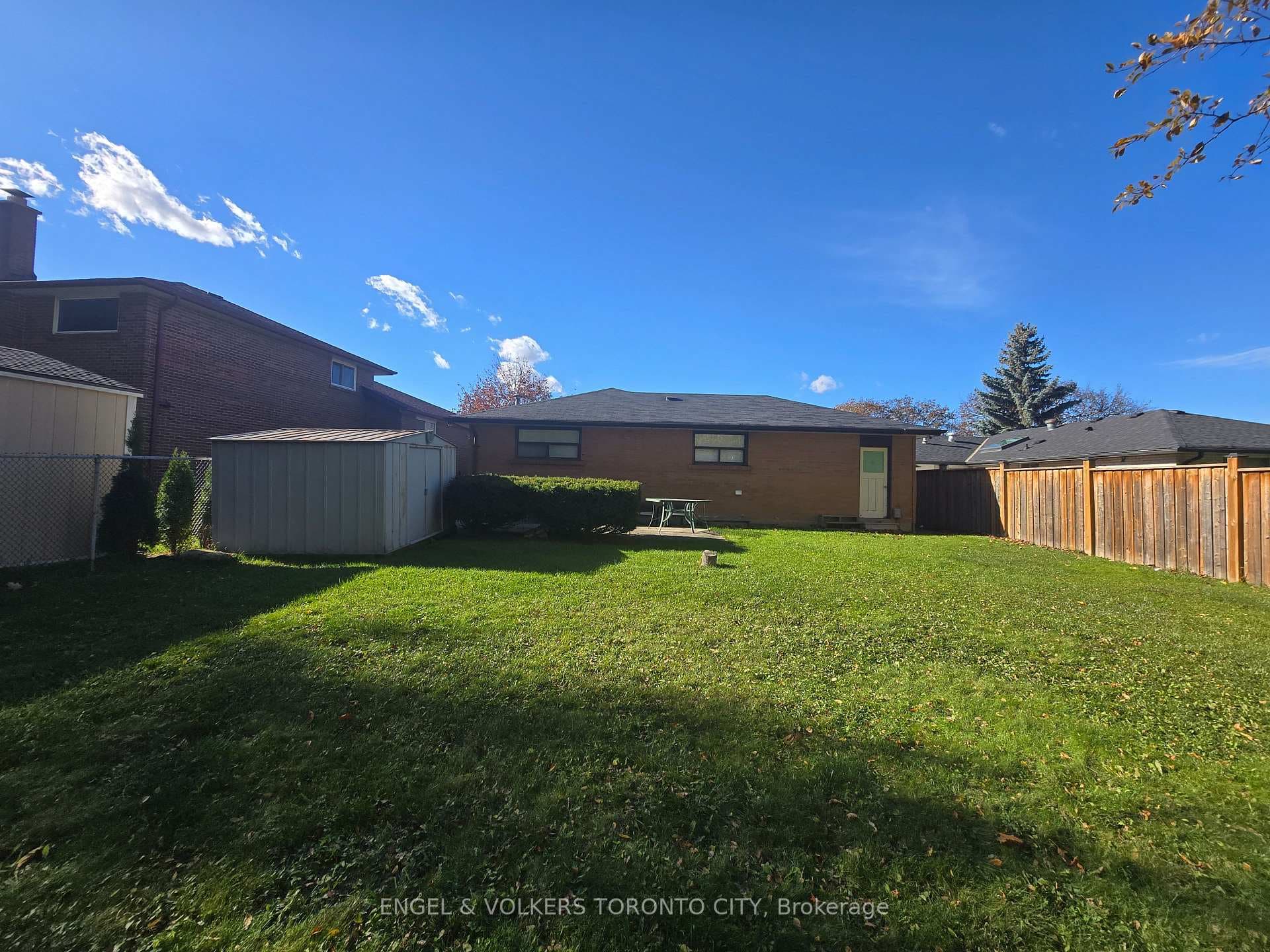 18 Elrose Road Unit B, Brampton, ON L6T 2C2 - Photo 1