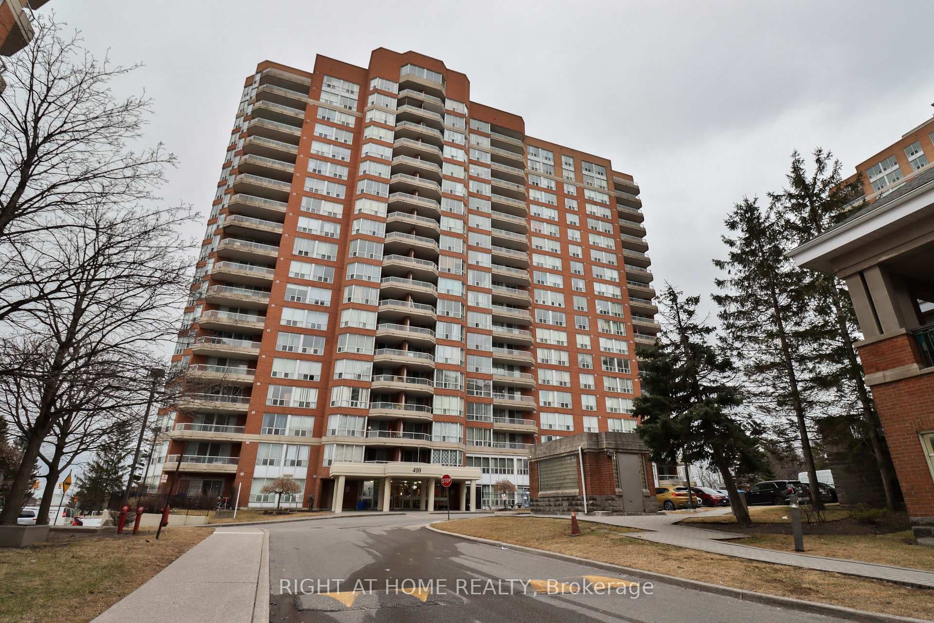 410 Mclevin Avenue Unit 1609, Scarborough (Morningside / West Hill), ON M1B 5J5 - Photo 1