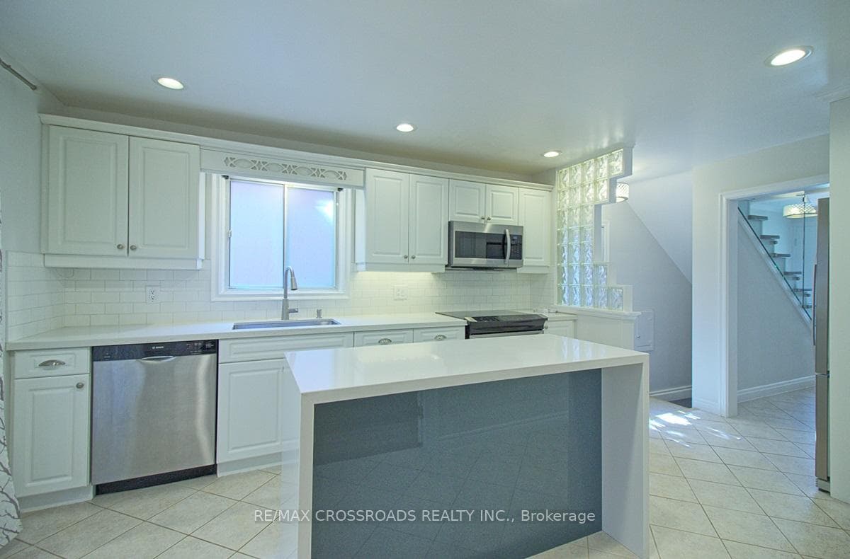 39A Wilmar Road, Etobicoke (Islington / Rexdale), ON M9B 3R8 - Photo 1