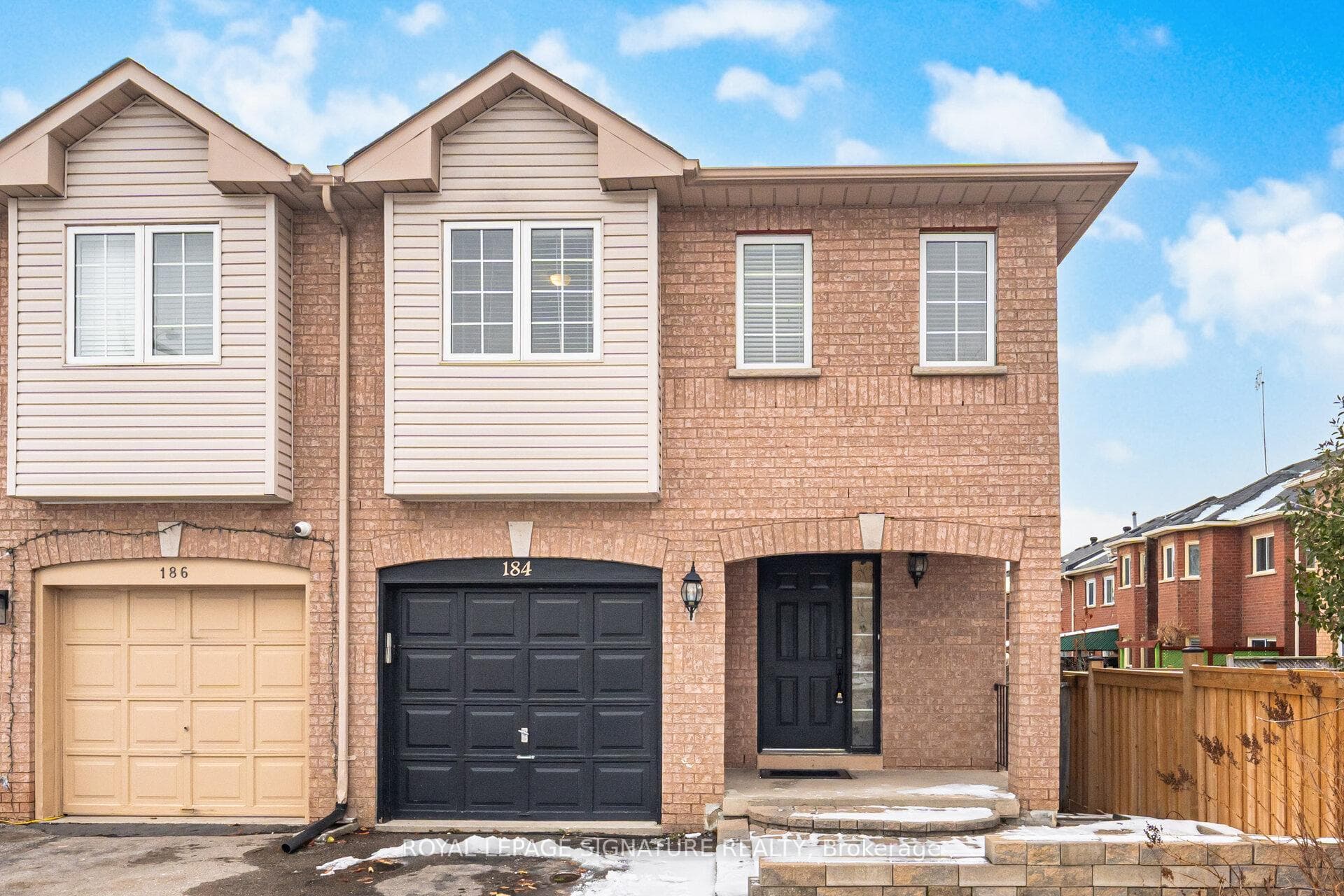 184 Lindenshire Avenue, Vaughan, ON L6A 2X4 - Photo 1