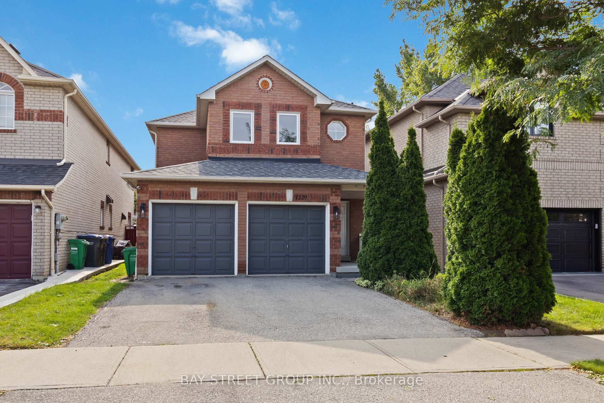 7229 Dime Crescent, Mississauga, ON L5W 1K5 - Photo 1