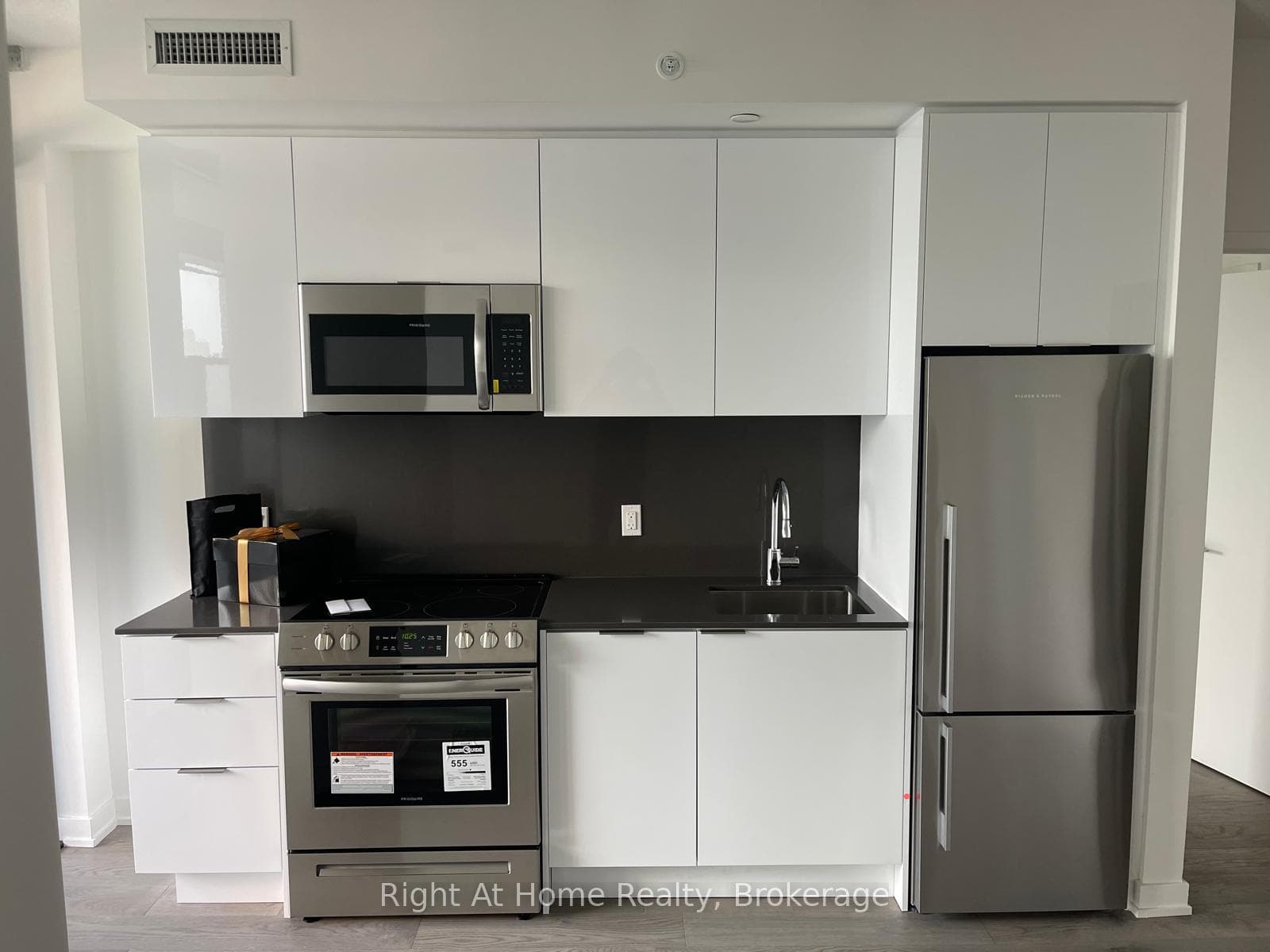 2606 25 Richmond Street Unit 6, Toronto C08