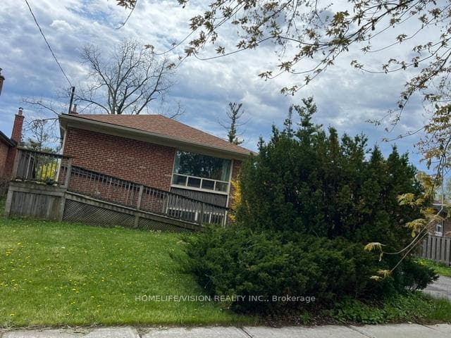 19 Danube Drive Unit Main, Toronto E04