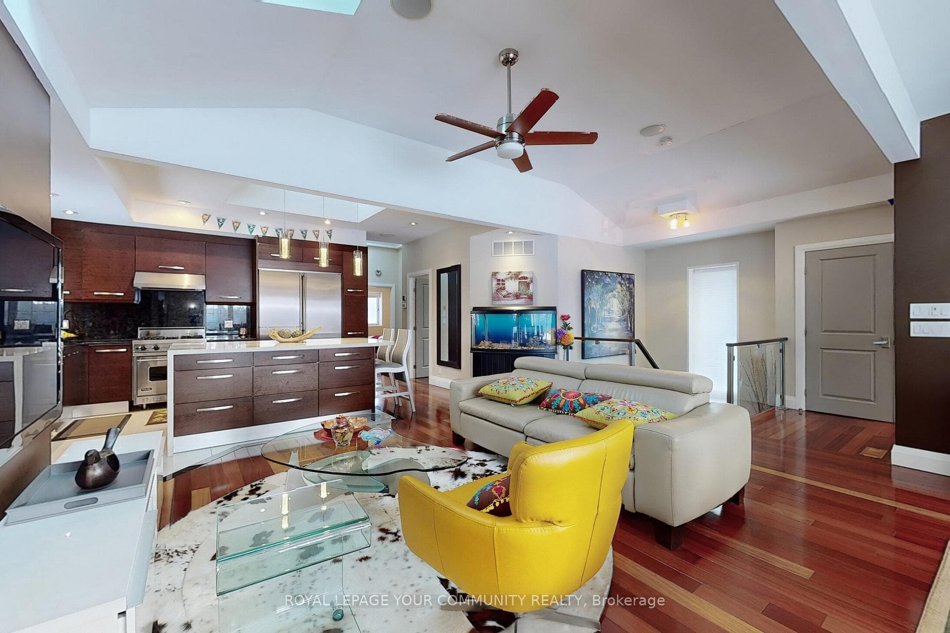 25 Alderdale Court, Don Mills / Parkwoods / Victoria Village, ON M3B 2H8 - Photo 1