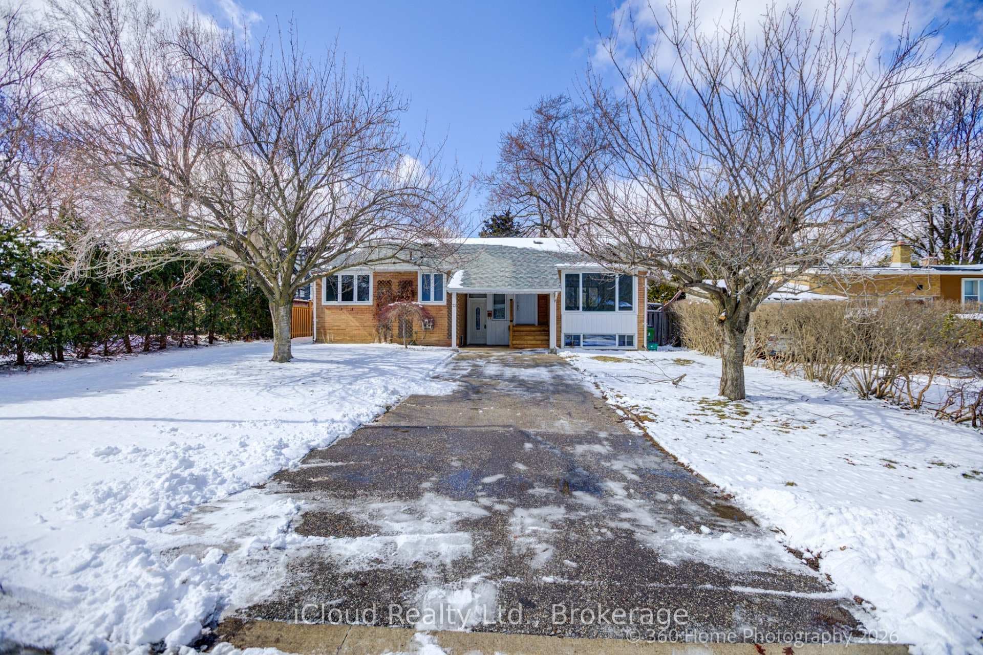 73 Berkinshaw Crescent, Don Mills / Parkwoods / Victoria Village, ON M3B 2T1 - Photo 1