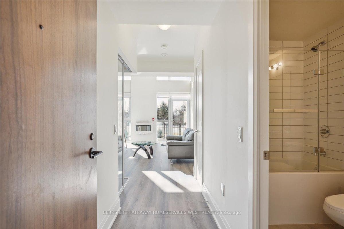 509 DUNDAS Street Unit 103, Oakville, ON L6M 4M2 - Photo 1