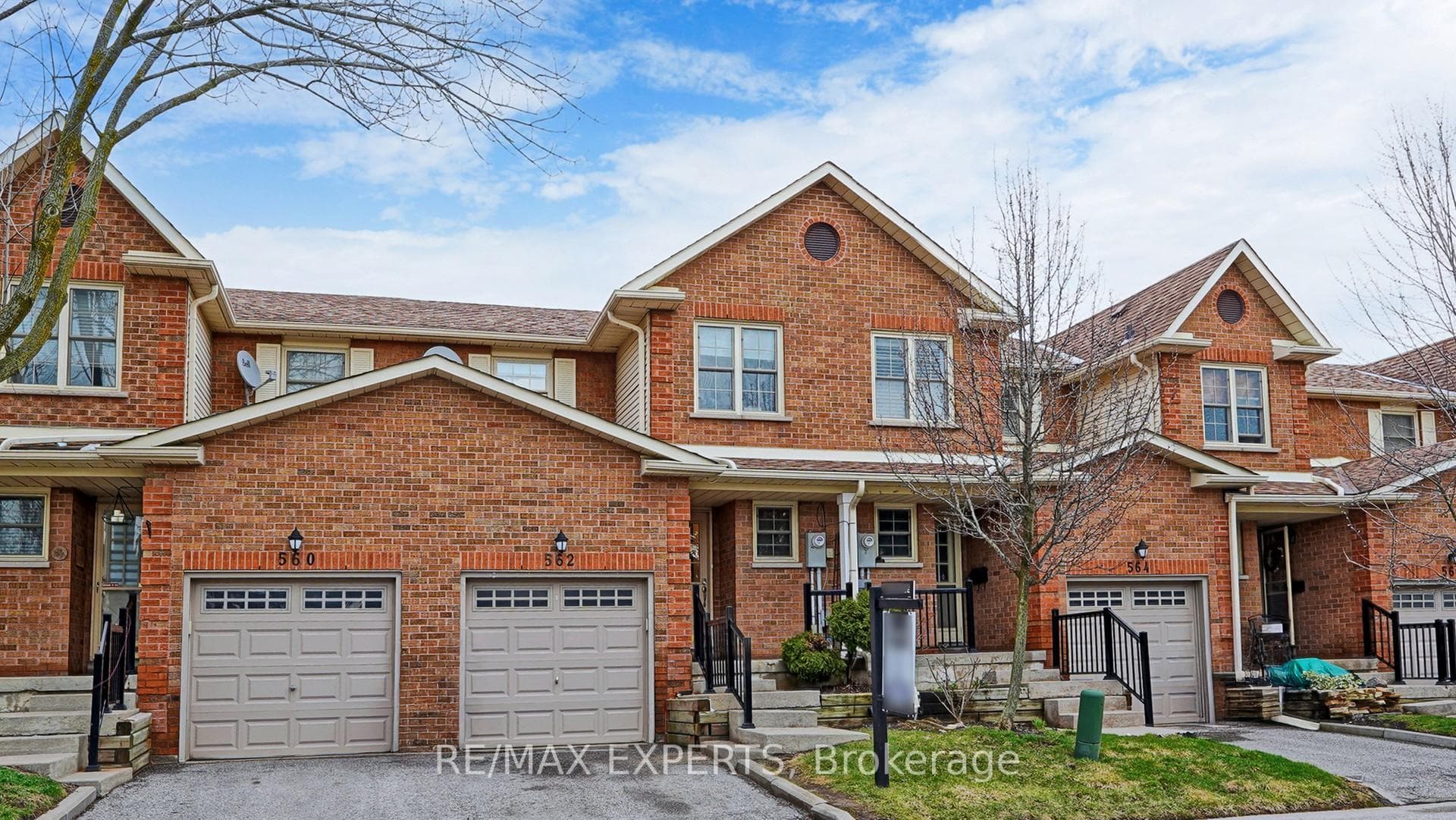 562 Tara Hill Circle, Aurora, ON L4G 6G9 - Photo 1