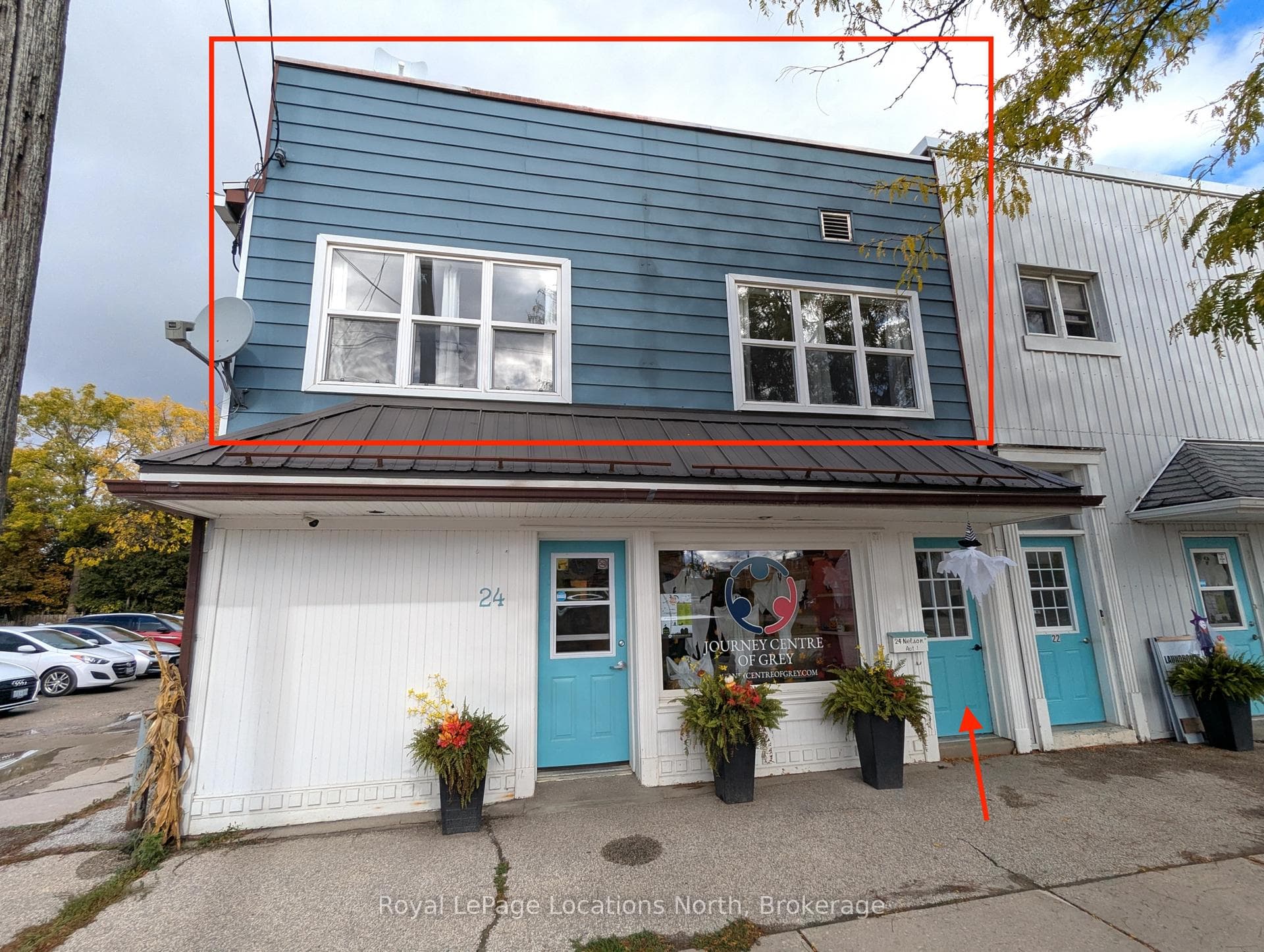 Second level apartment