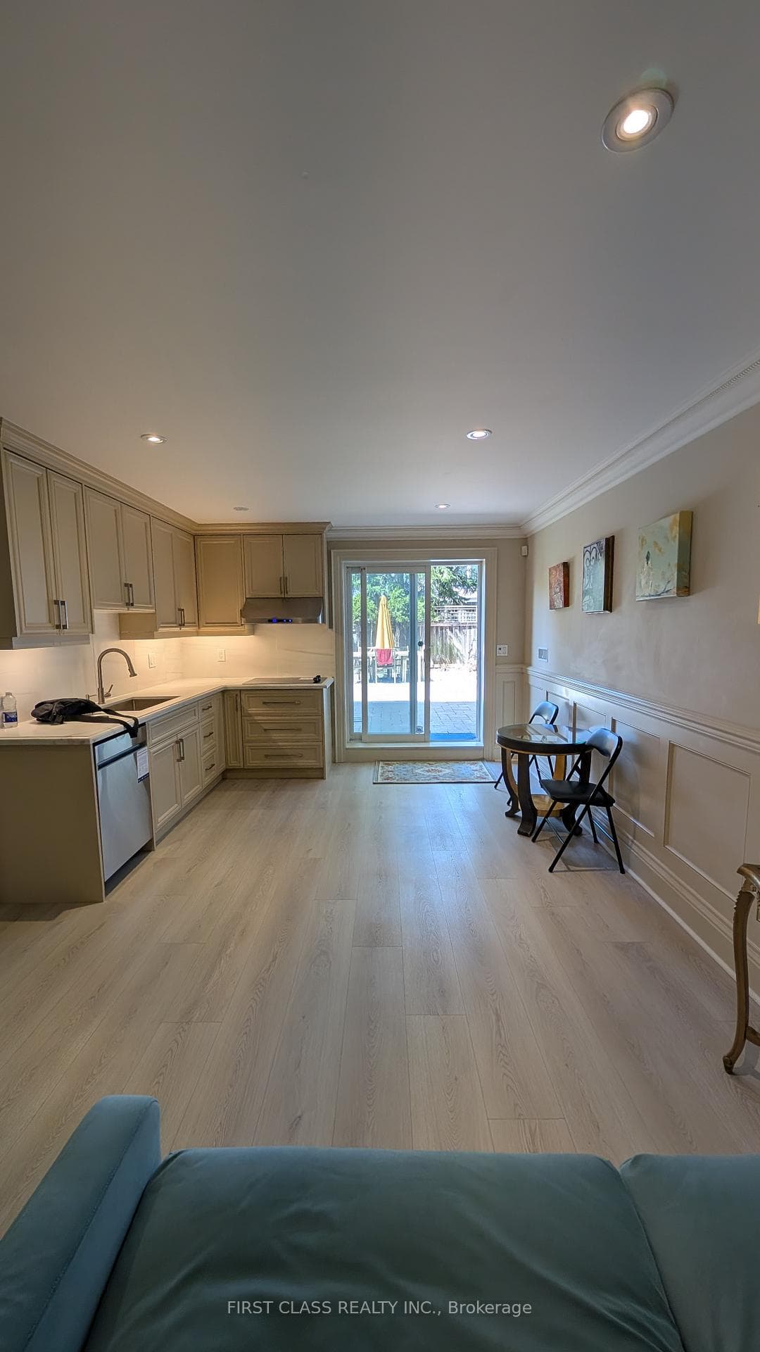 424 Roehampton Avenue Unit Main, Leaside / Davisville, ON M4P 1S4 - Photo 1