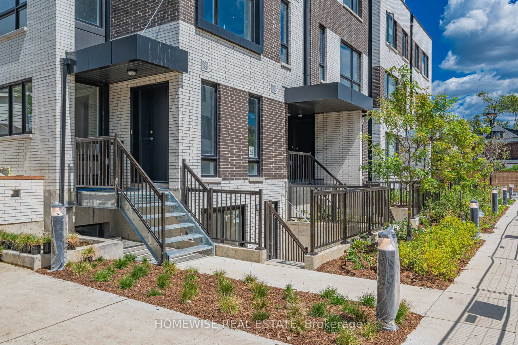 20 Ed Clark Gardens Unit TH8, Keelesdale / Eglinton West, ON M6N 0B5 - Photo 1