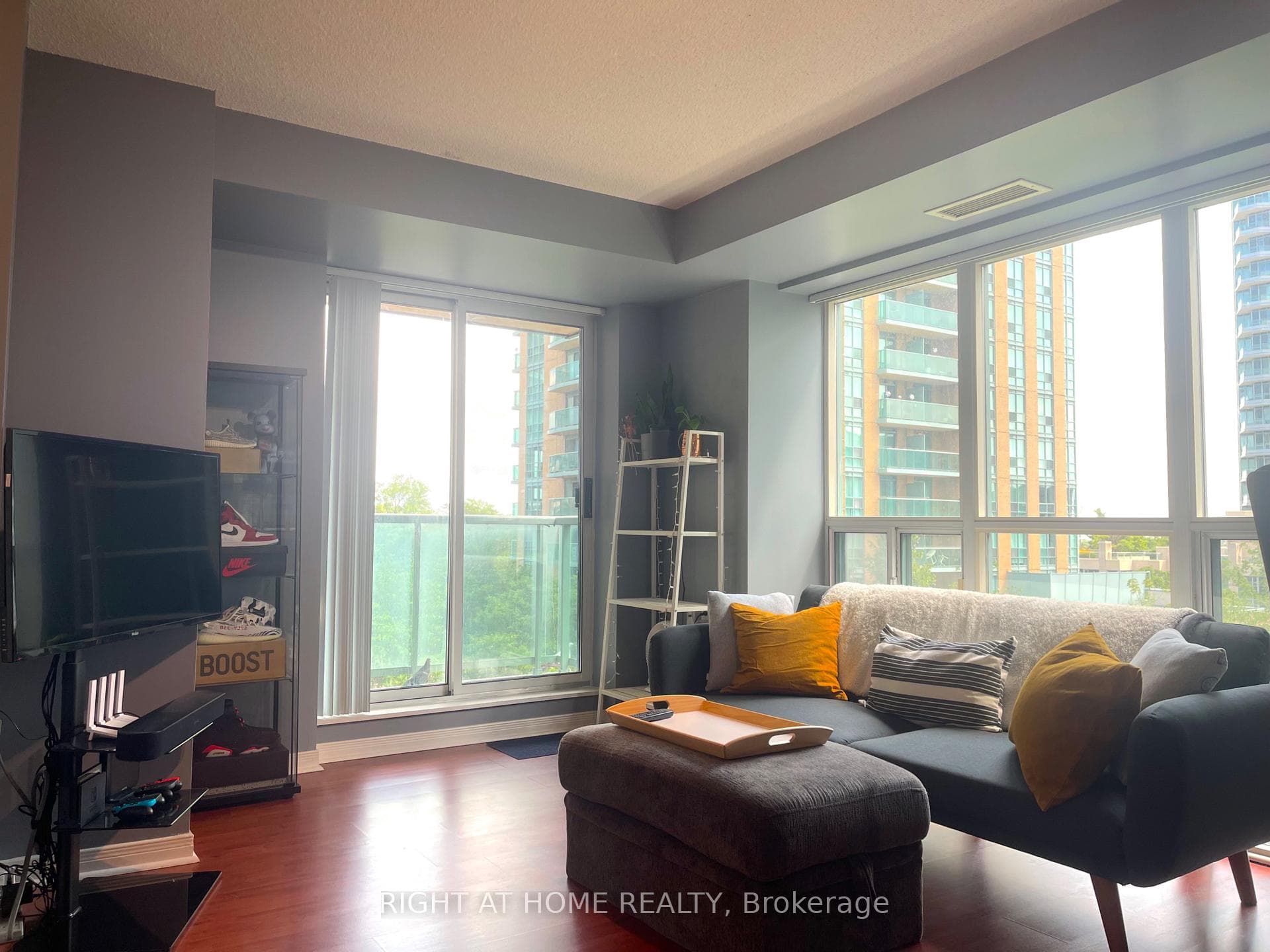 22 Olive Avenue Unit 609, Willowdale / Newtonbrook