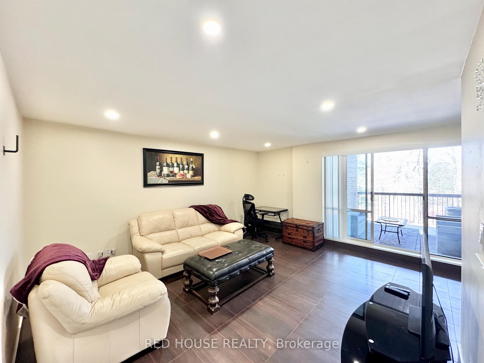 3025 the credit woodlands N/A Unit 233, Mississauga, ON L5C 2V3 - Photo 1