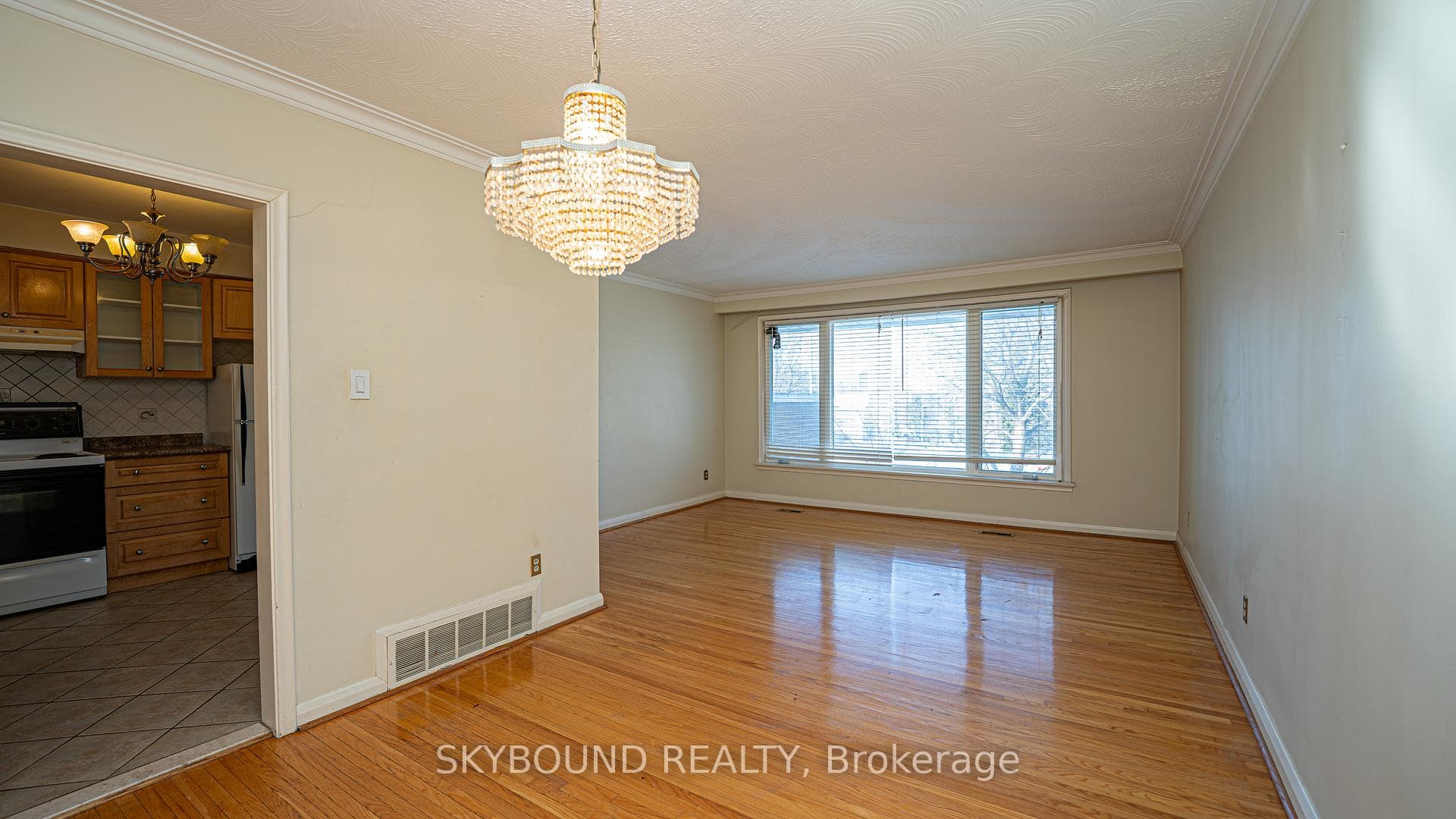 9 Caronport Crescent, Don Mills / Parkwoods / Victoria Village, ON M3A 1G9 - Photo 1