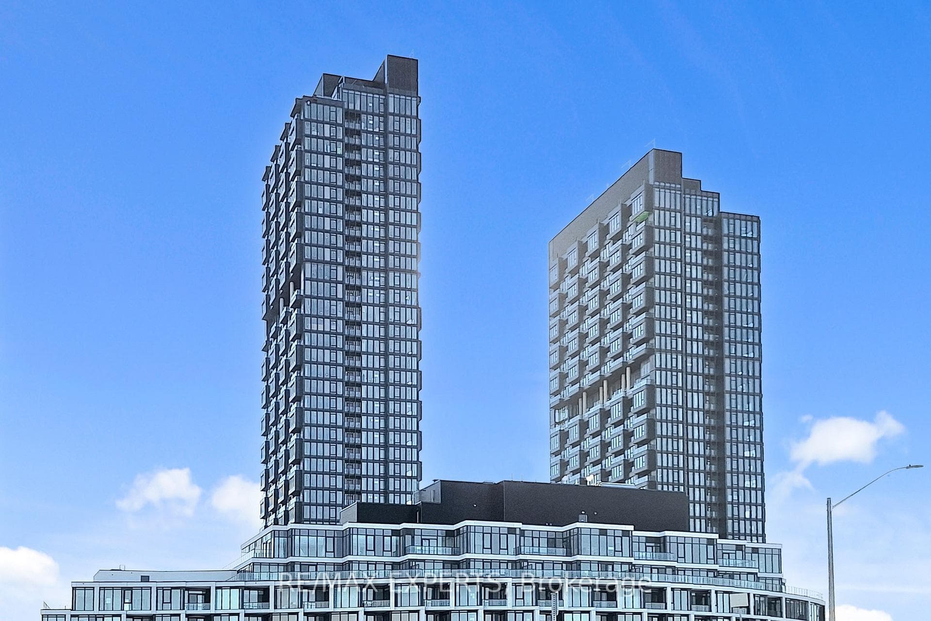 1 Quarrington Lane Unit 808, Don Mills / Parkwoods / Victoria Village, ON M3C 0S4 - Photo 1