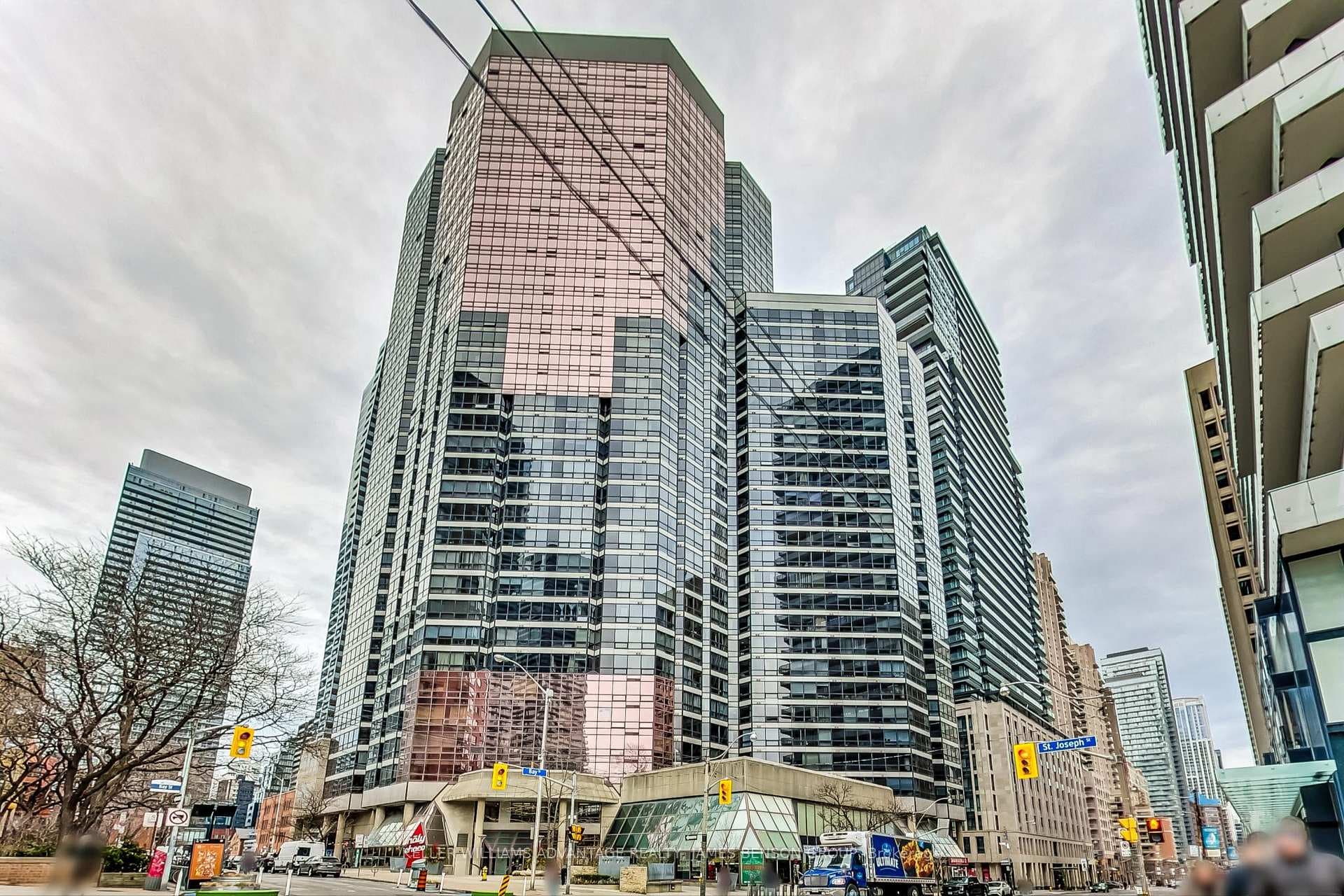 1001 Bay Street Unit 2708, Downtown Toronto / Waterfront, ON M5S 3A6 - Photo 1