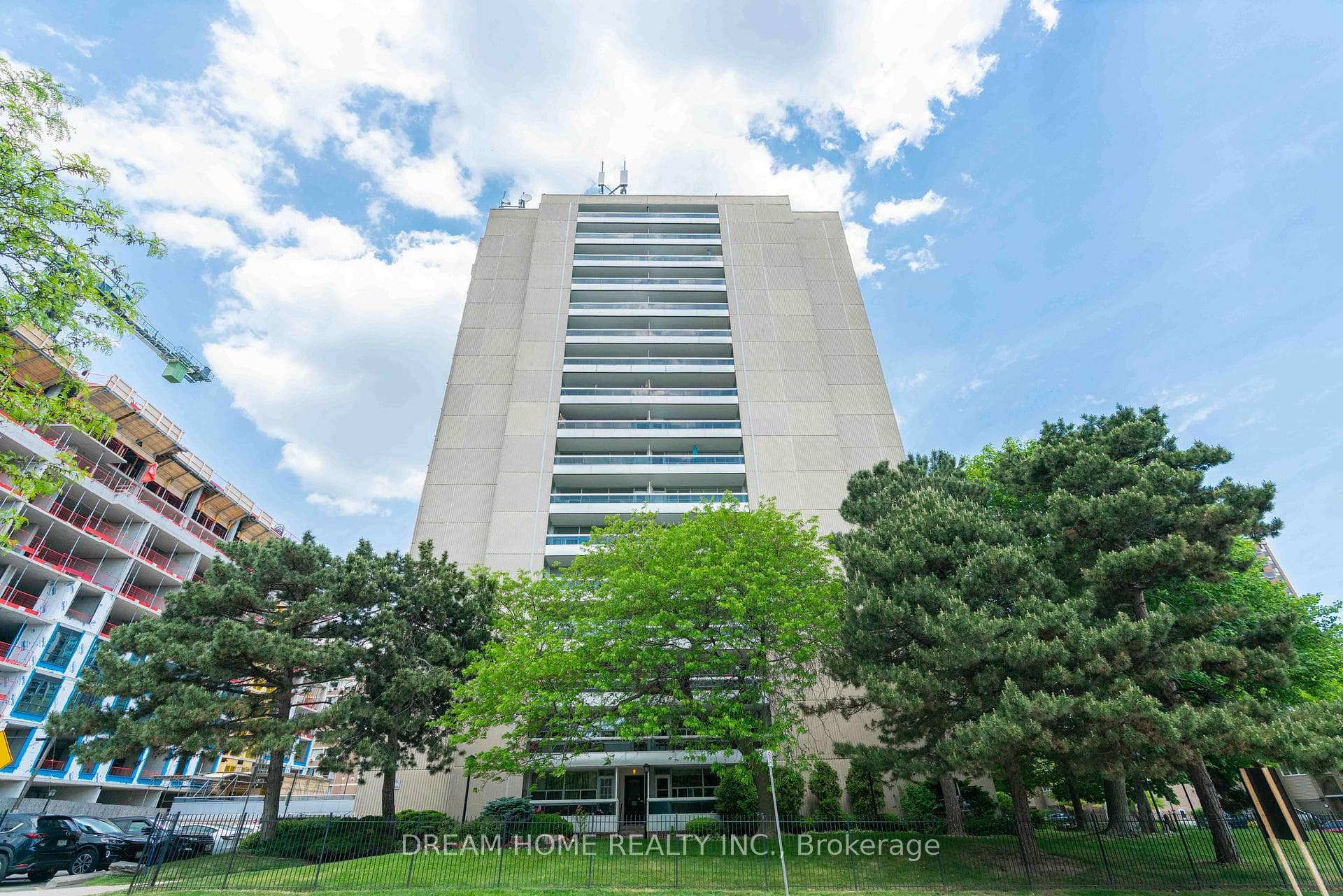 2263 Marine Drive Unit 503, Oakville, ON L6L 5K1 - Photo 1