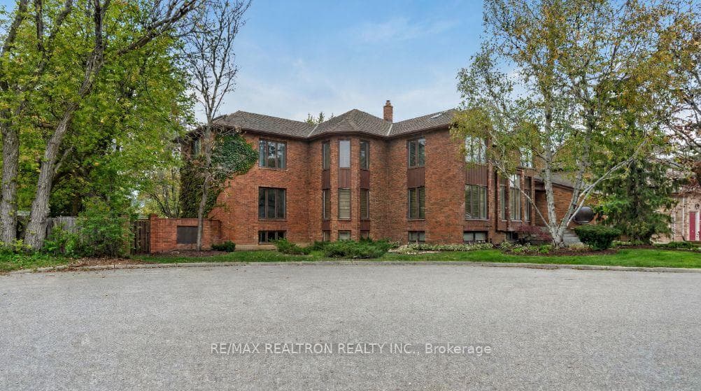 15 Sunforest Court, Thornhill / Willowdale, ON M2R 3W3 - Photo 1