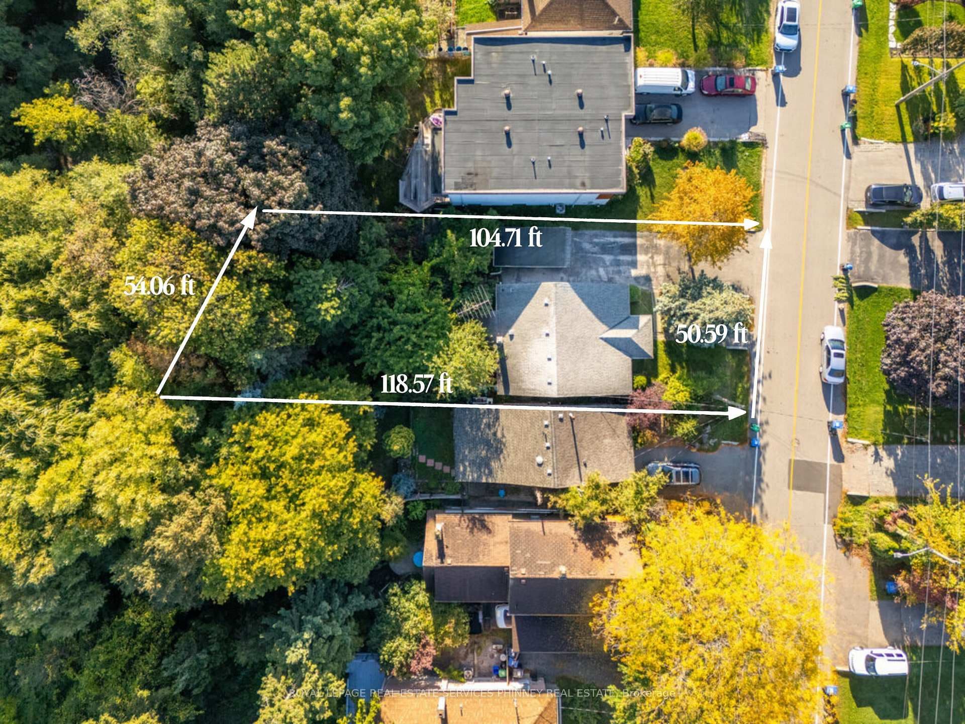 945 BEECHWOOD Avenue, Mississauga, ON L5G 4E3 - Photo 1