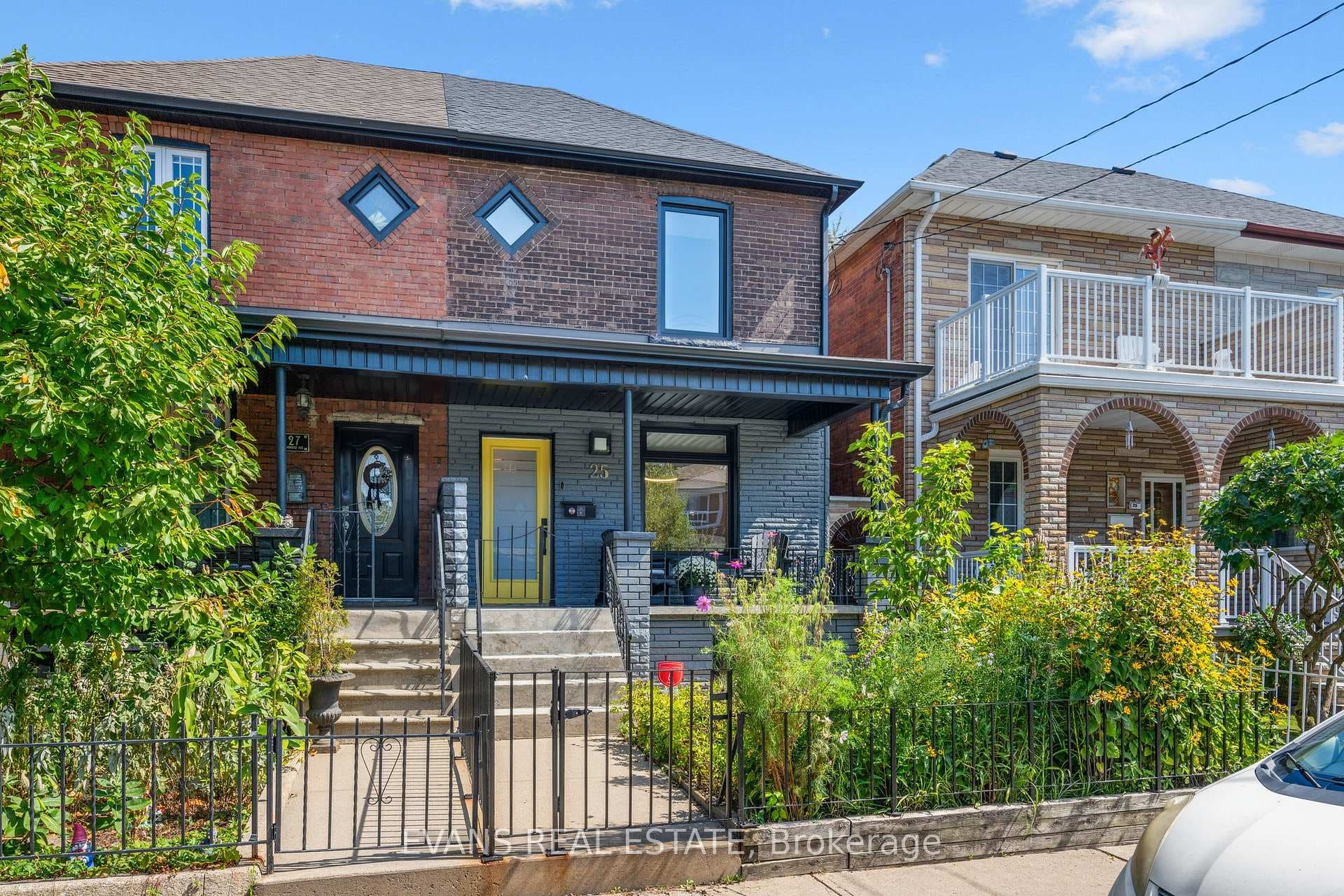 25 Uxbridge Ave Ecological Garden