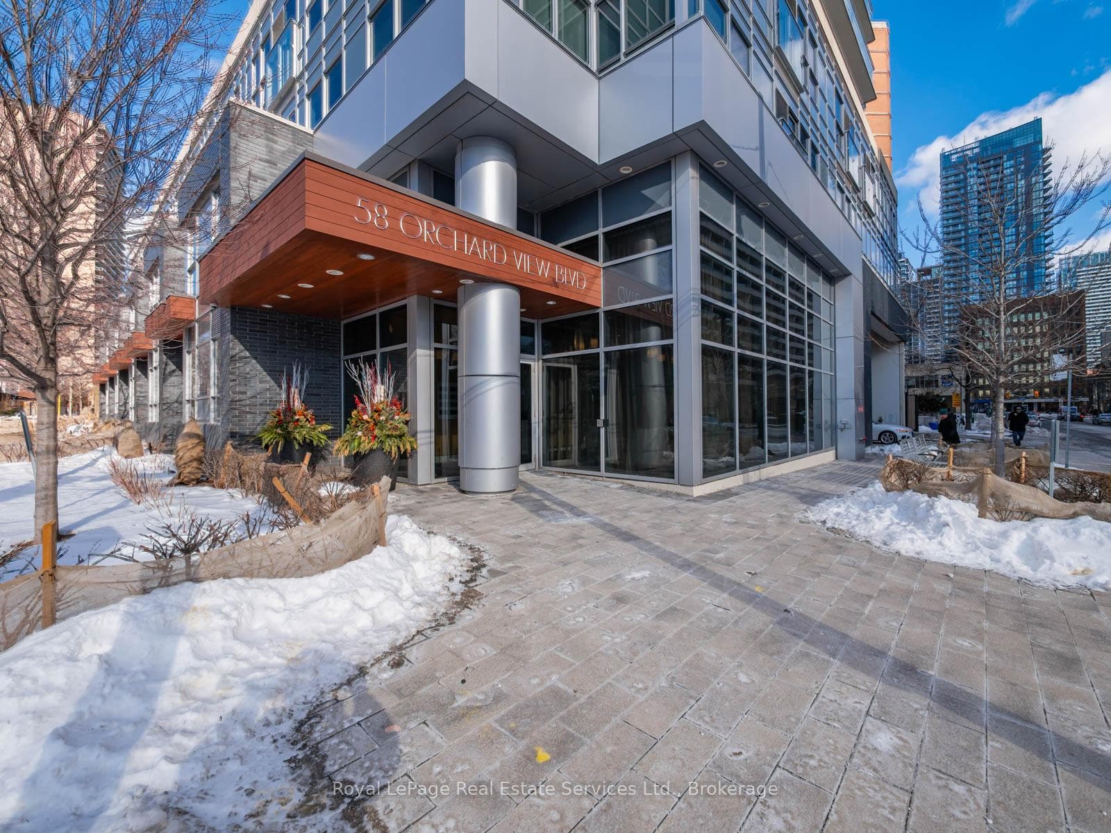 58 Orchard View Boulevard Unit 1711, Forest Hill / Deer Park, ON M4R 0A2 - Photo 1