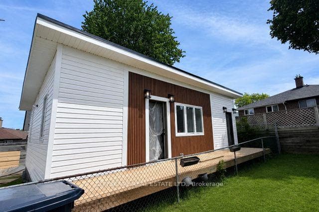 15 Sanagan Road Unit 301, Etobicoke (West Mall / Rexdale), ON M9V 1R7 - Photo 1