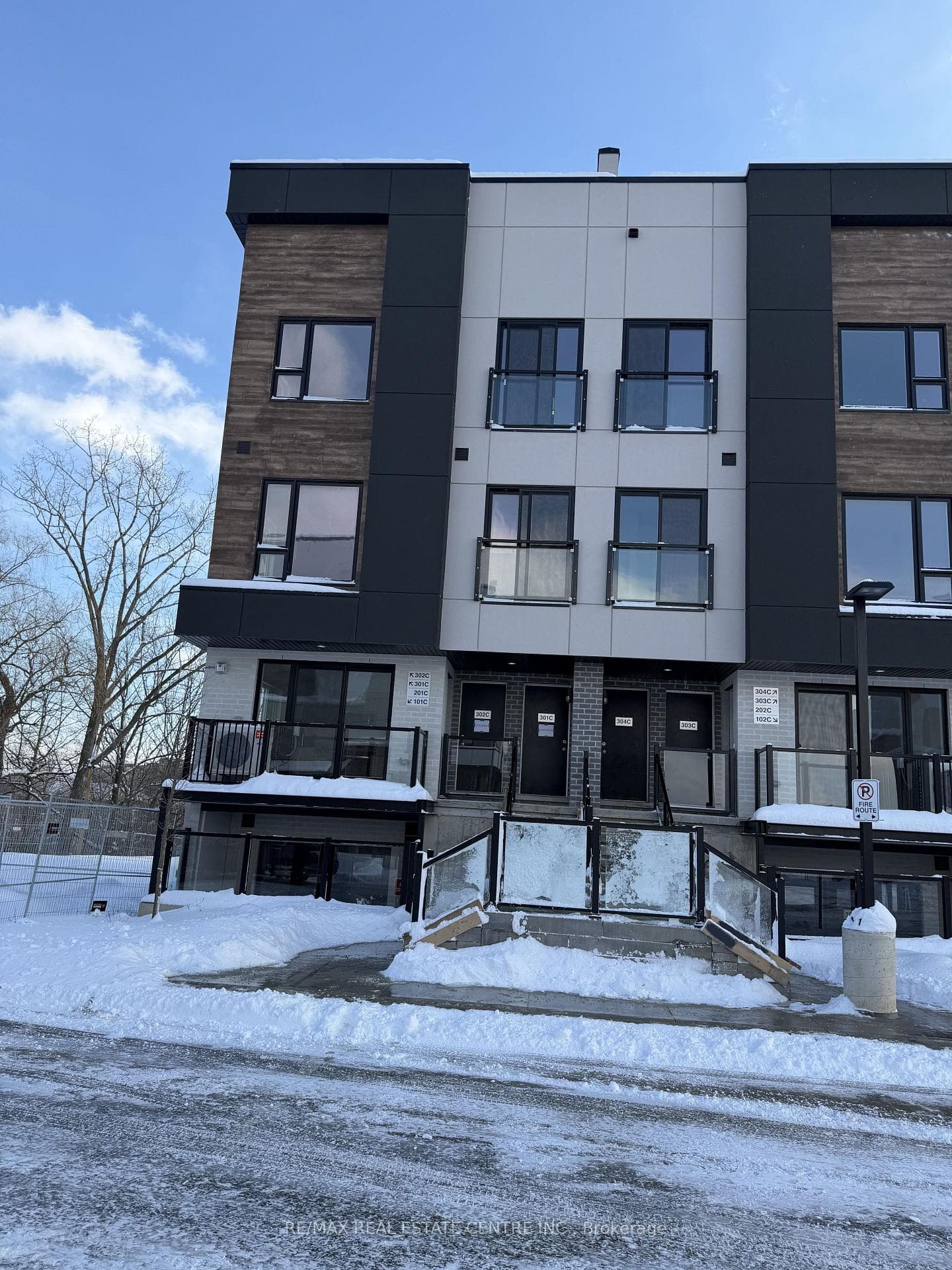 16 Melbourne Avenue, St. Catharines, ON L2P 3J8 - Photo 1