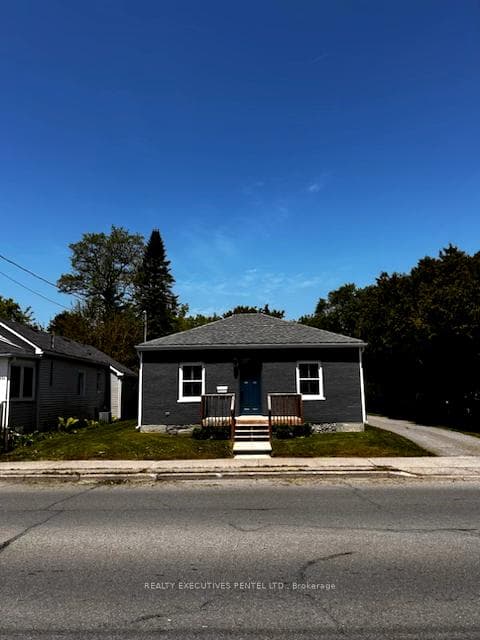 228 University Avenue, Cobourg, ON K9A 2H5 - Photo 1