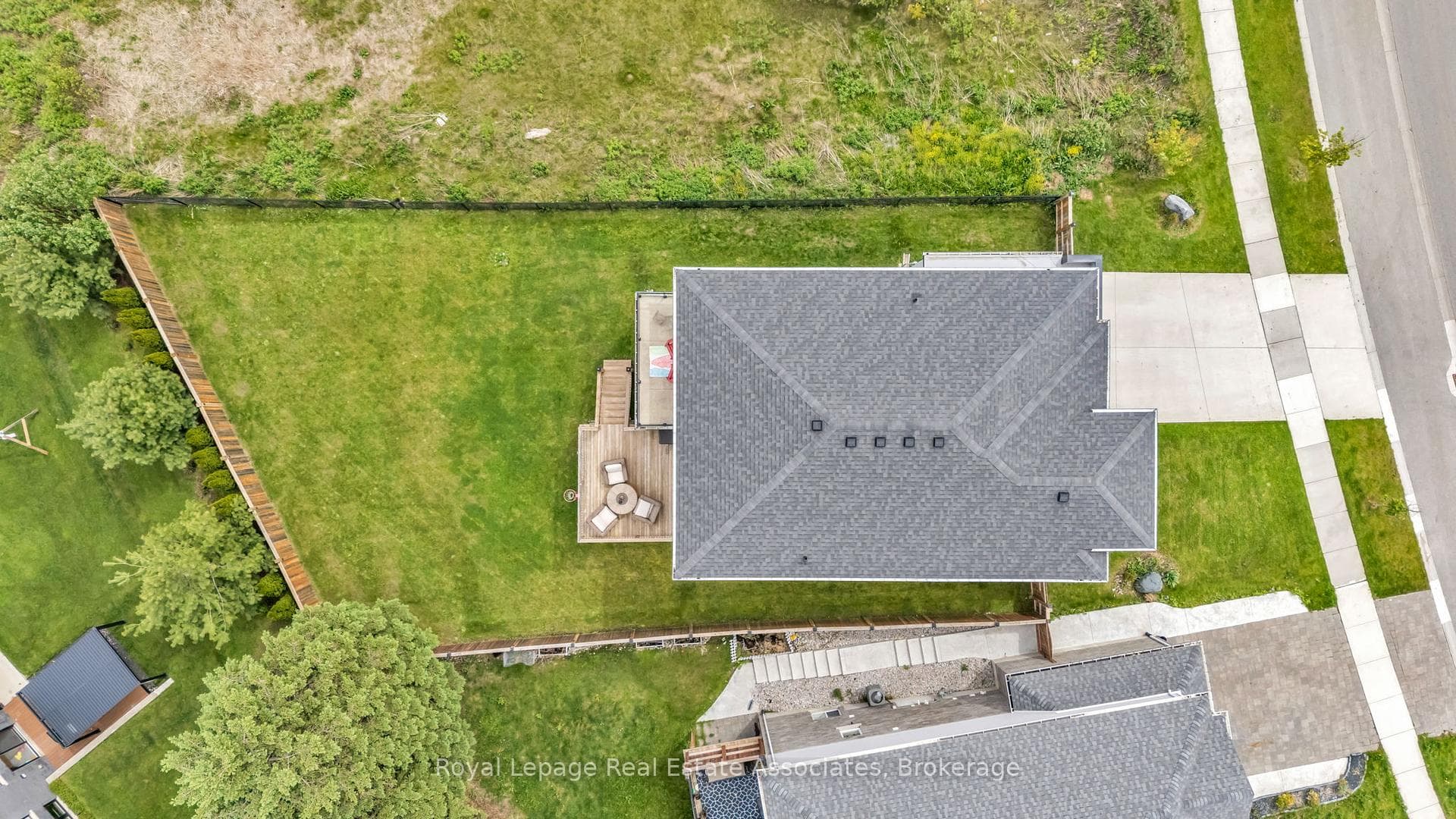 2433 Tokala Trail, London North
