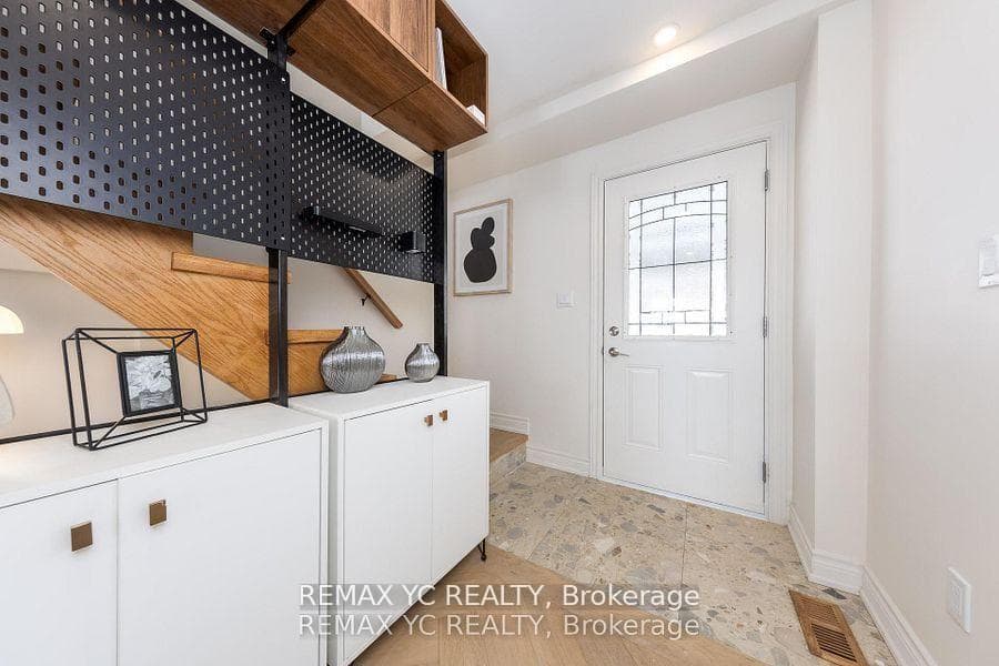 87 Woodfern Drive, Dorset Park / Kennedy Park, ON M1K 2L4 - Photo 1
