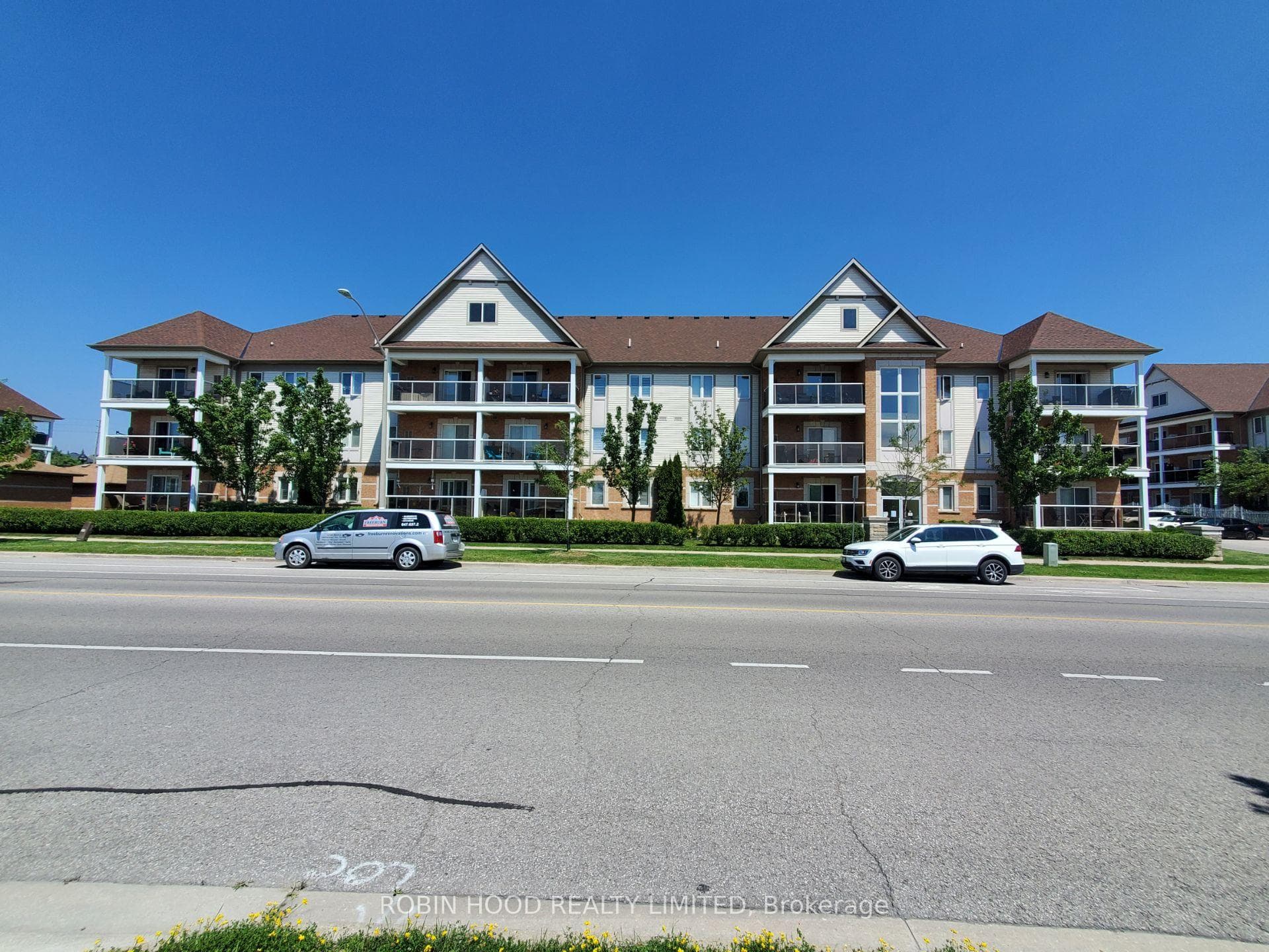 136 Aspen Springs Drive Unit 101, Clarington, ON L1C 0H2 - Photo 1