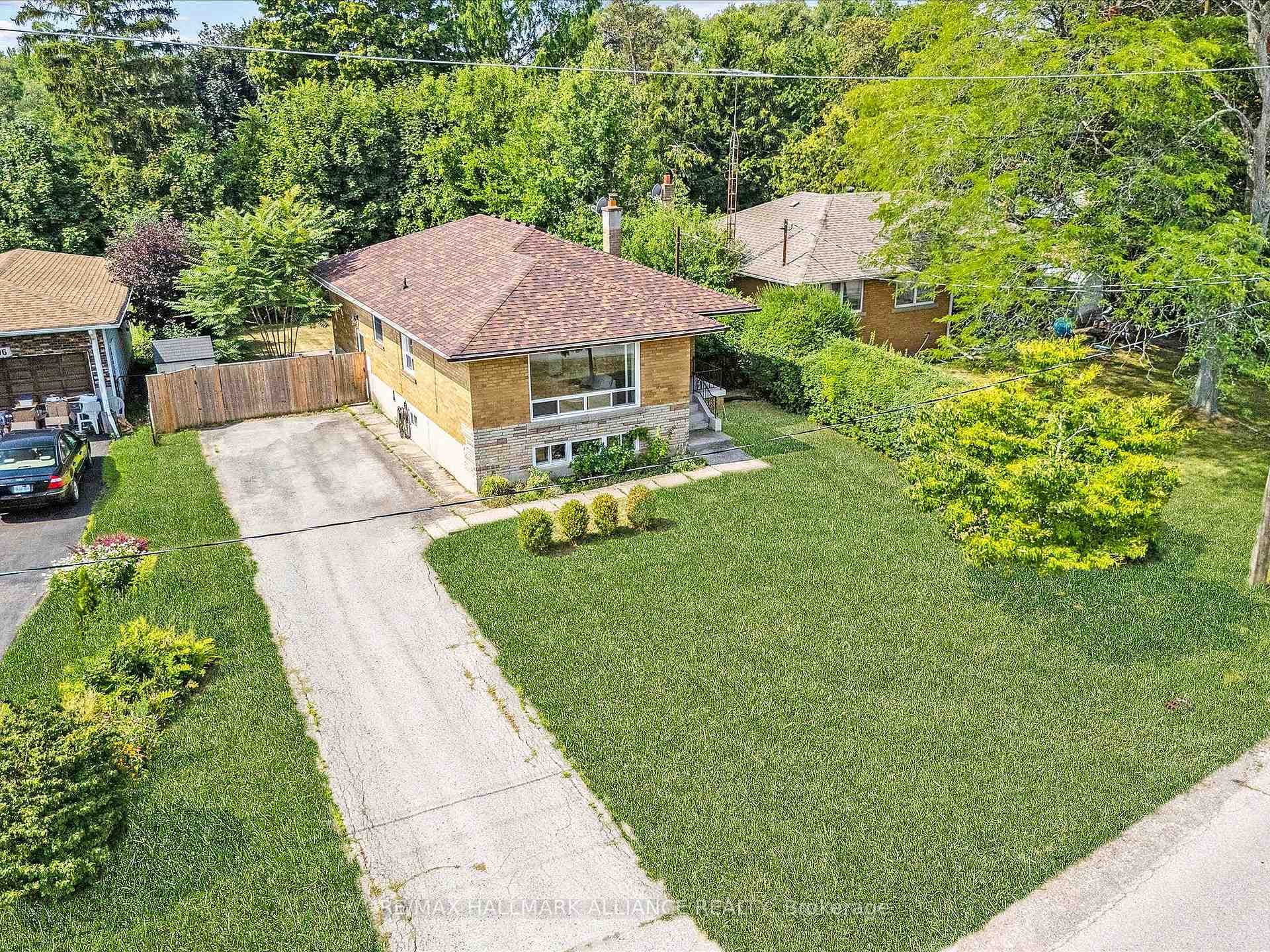 300 Burton Road, Oakville, ON L6K 2K8 - Photo 1