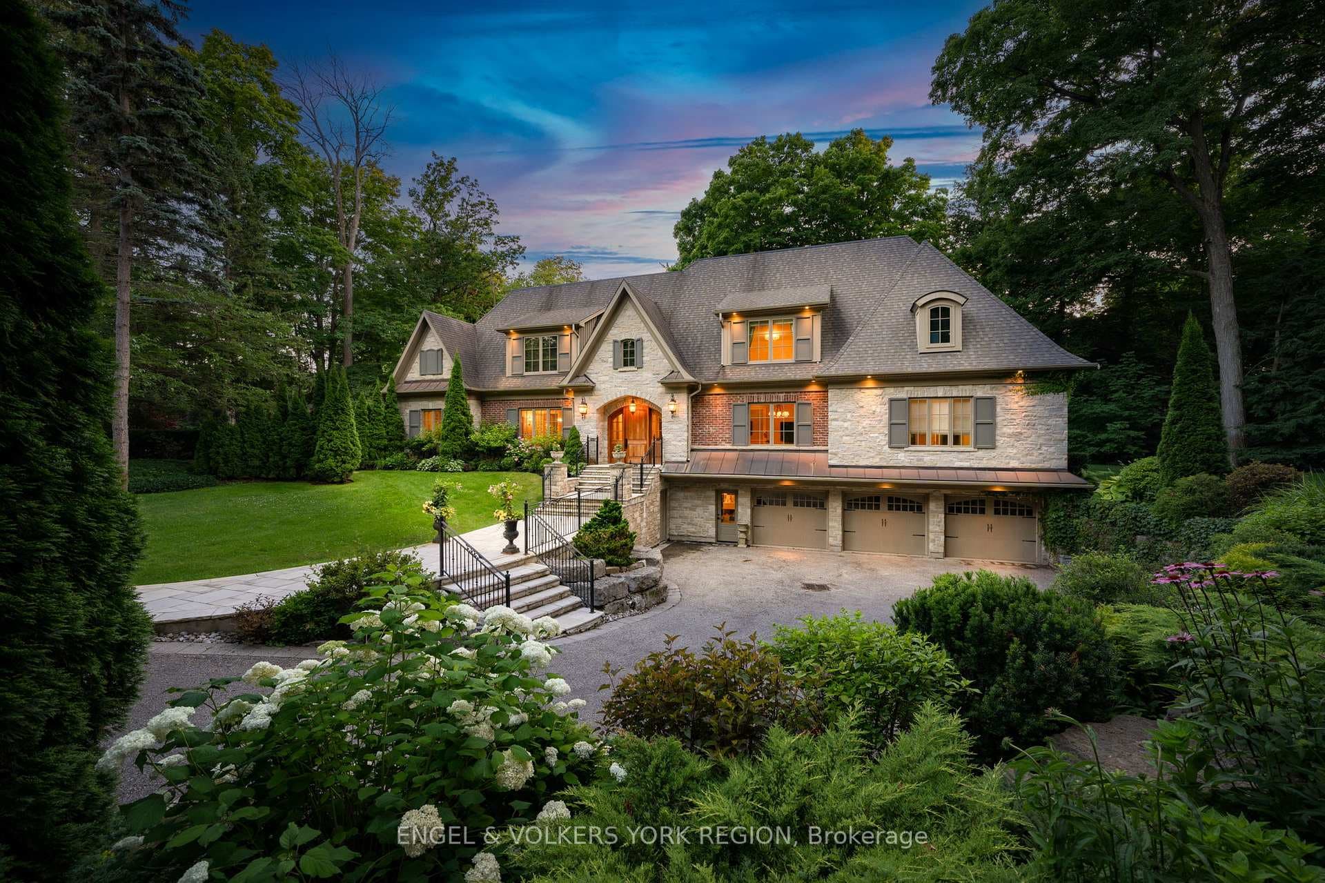 170 Kingscross Drive, King, ON L7B 1E6 - Photo 1