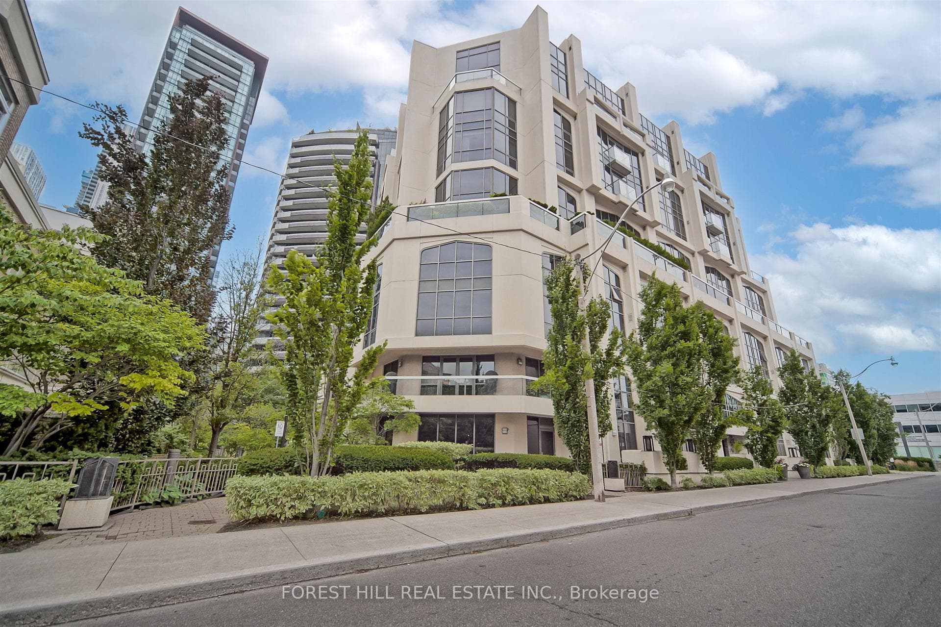3 McAlpine Street Unit 501, Annex / Yorkville / Summerhill, ON M5R 3T5 - Photo 1