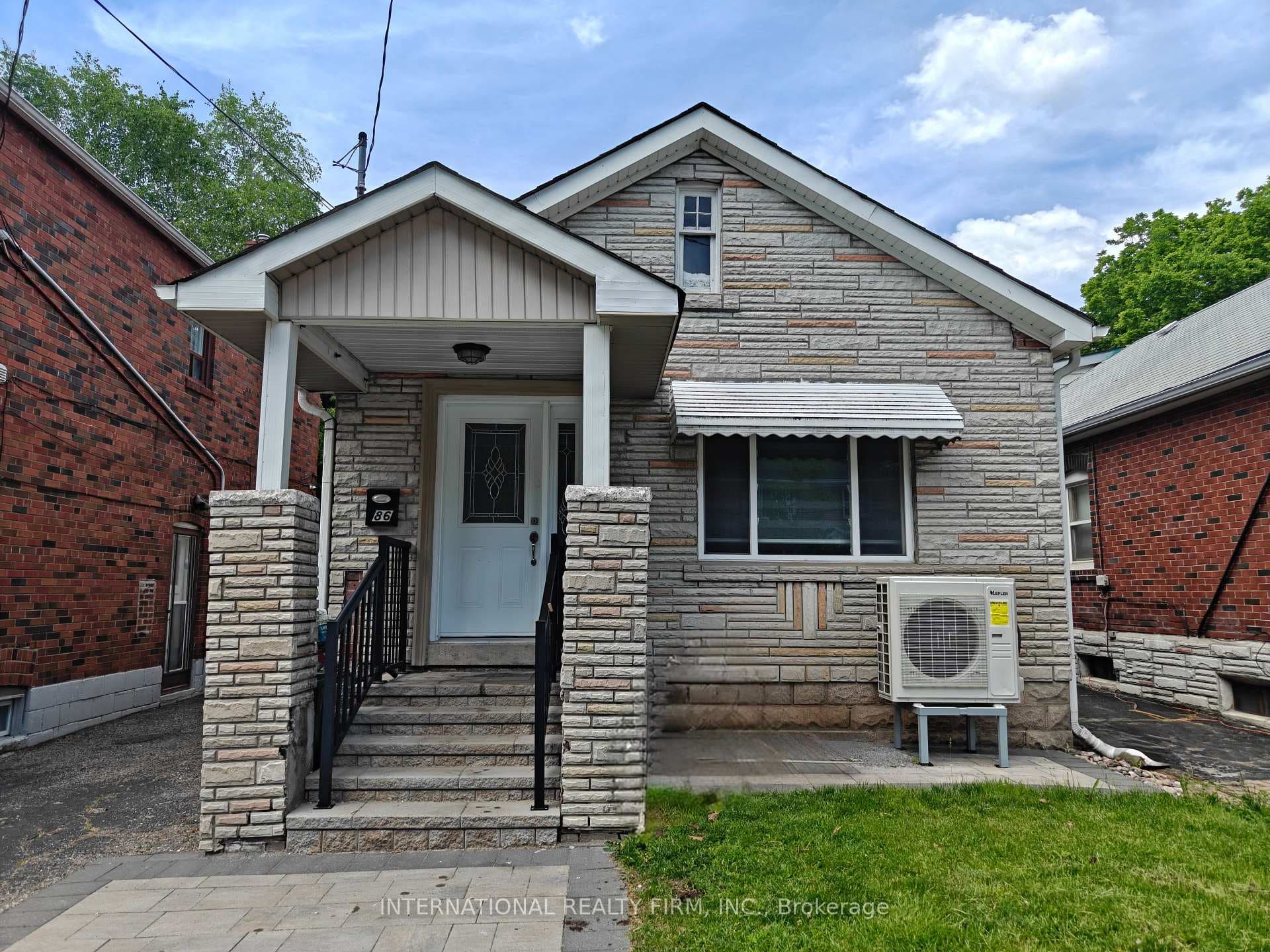 86 Patterson Avenue, Birch Cliff / Cliffside, ON M1L 3Y4 - Photo 1