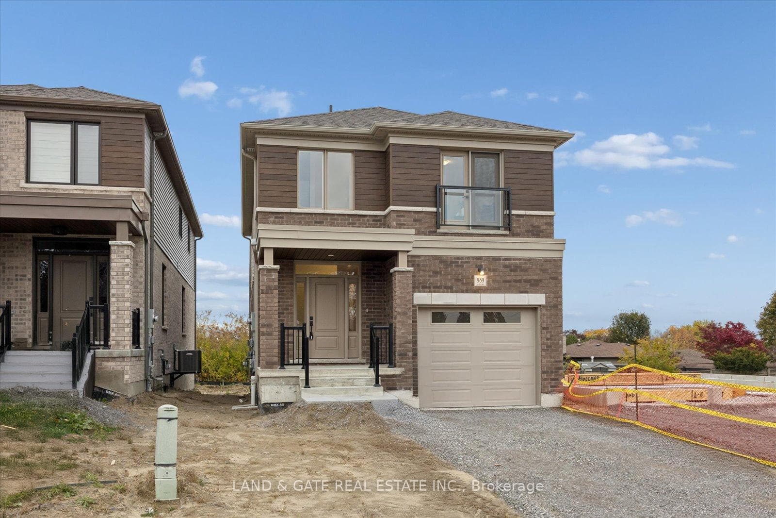 989 Queensdale Avenue, Oshawa, ON L1H 0W5 - Photo 1