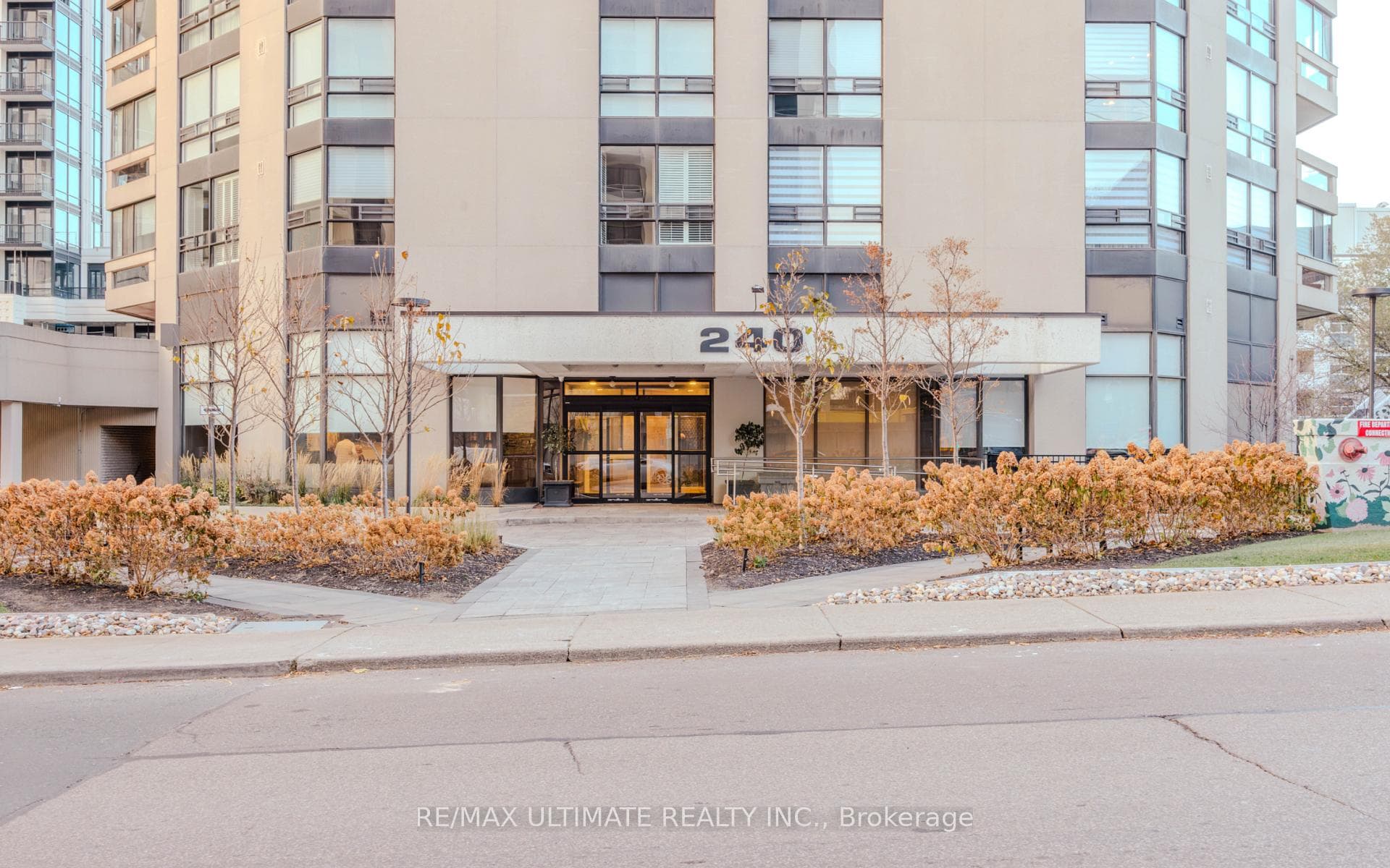 240 Heath Street Unit 201, Forest Hill / Deer Park, ON M5P 3L5 - Photo 1