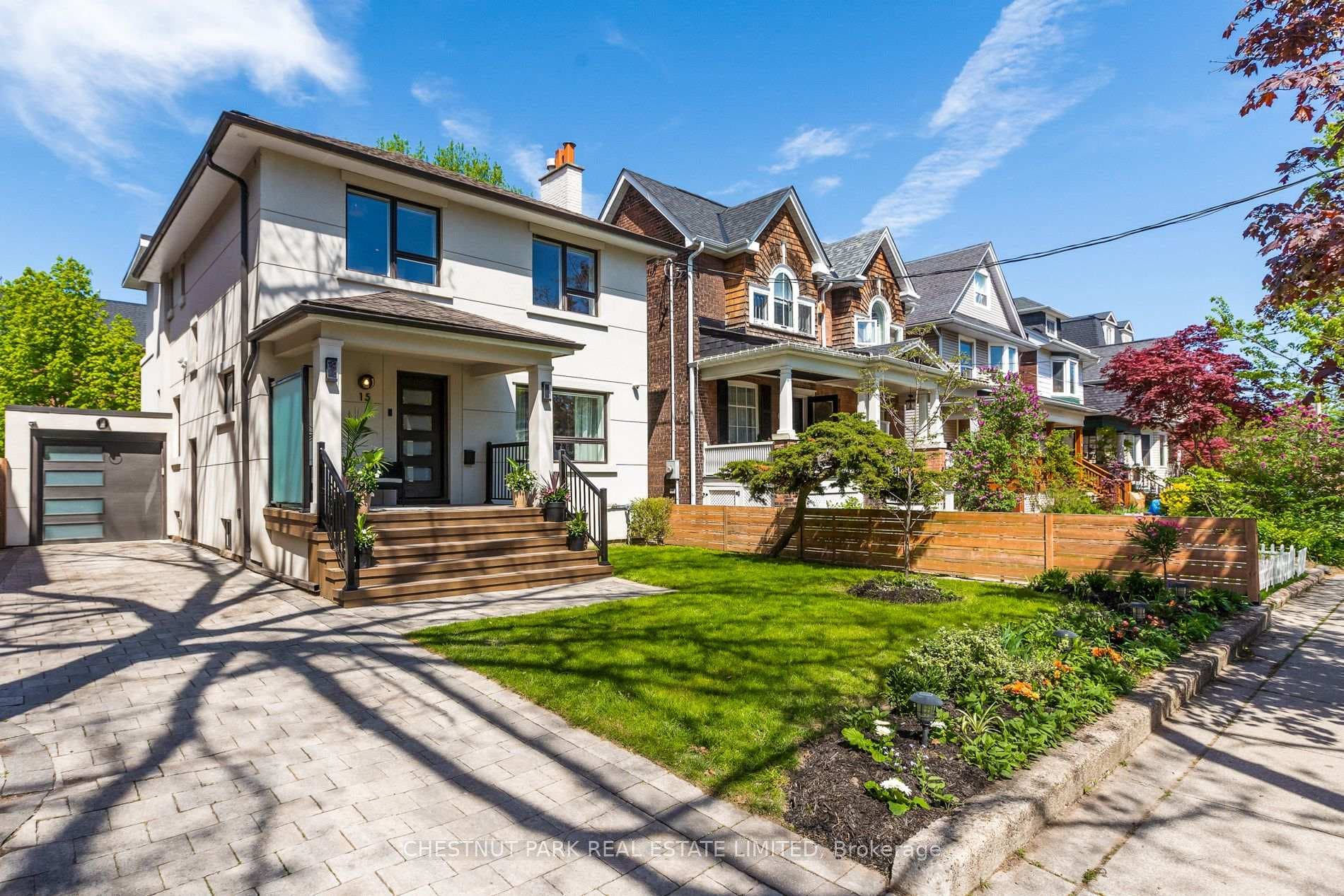 15 Edgewood Avenue, The Beaches / Upper Beaches, ON M4L 3G8 - Photo 1