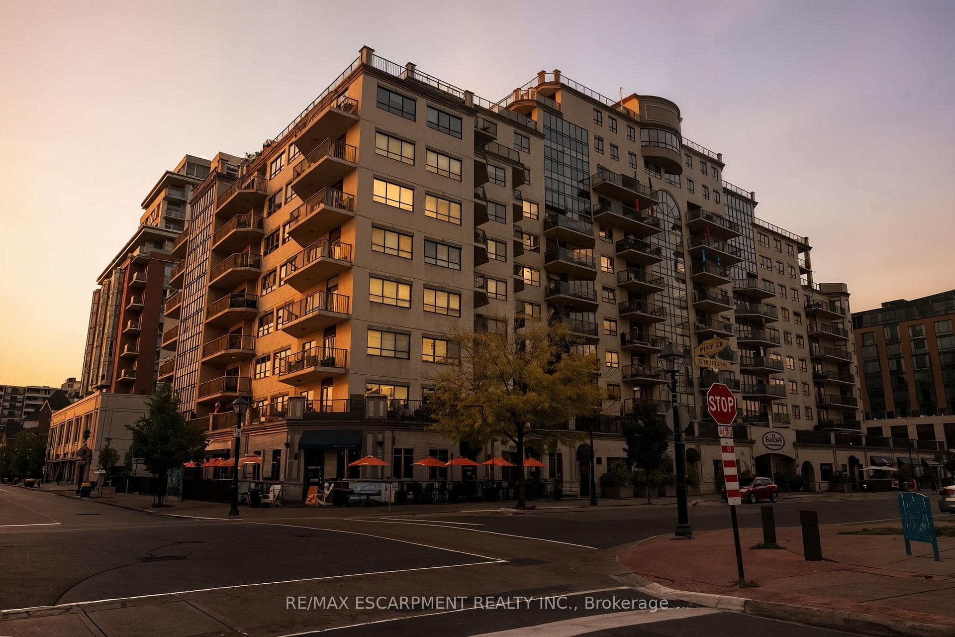 399 Elizabeth Street Unit 512, Burlington, ON L7R 0A4 - Photo 1