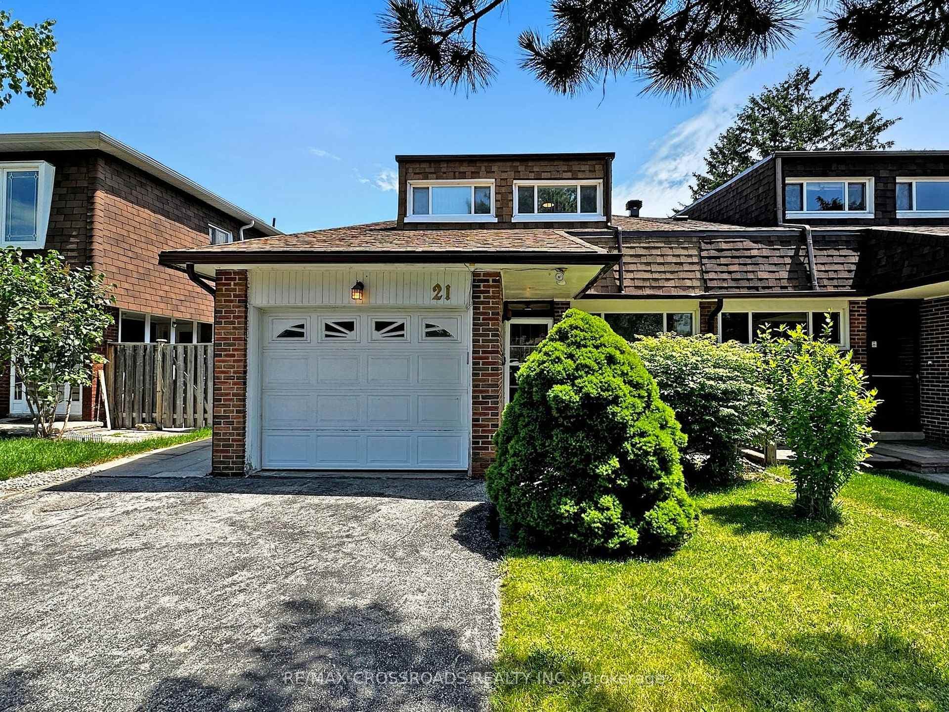 21 Picola Court, Hillcrest Village / Bayview Village, ON M2H 2N2 - Photo 1