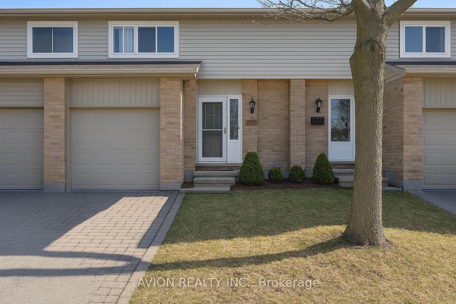 5536 Montevideo Road Unit 2, Mississauga, ON L5N 2P4 - Photo 1