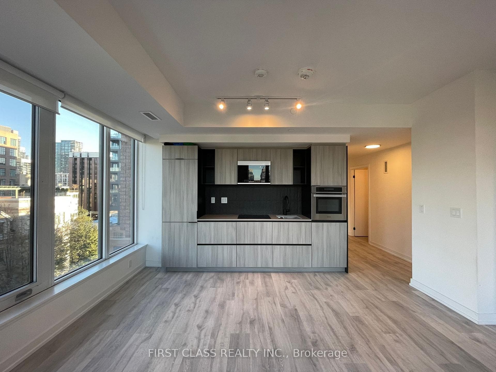 2 Augusta Avenue Unit 702, Toronto C01