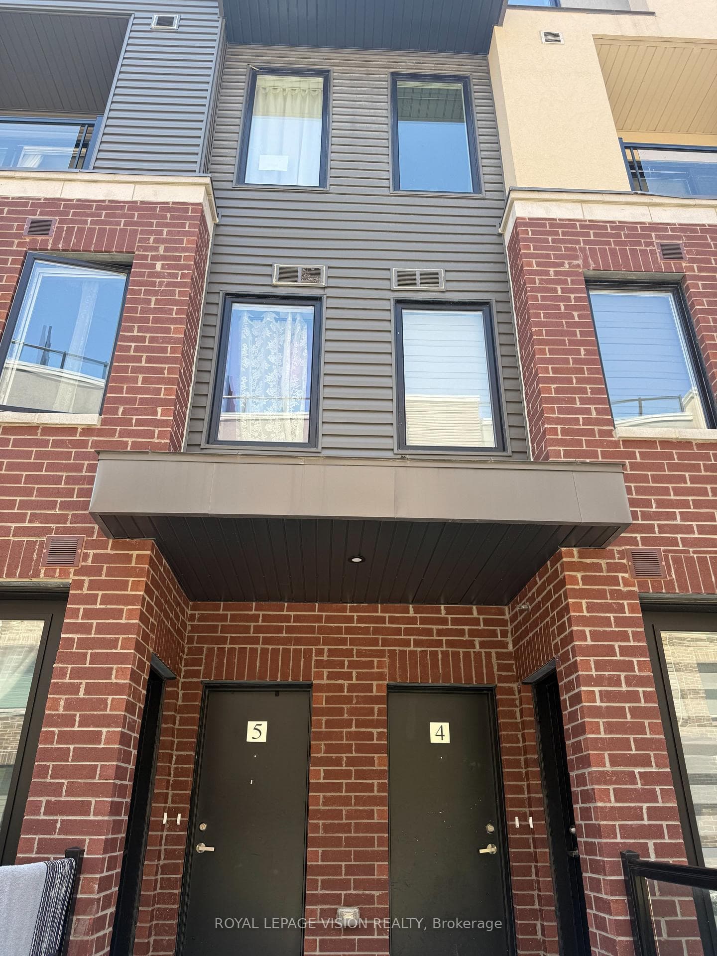 3556 Colonial Drive Unit 5, Mississauga