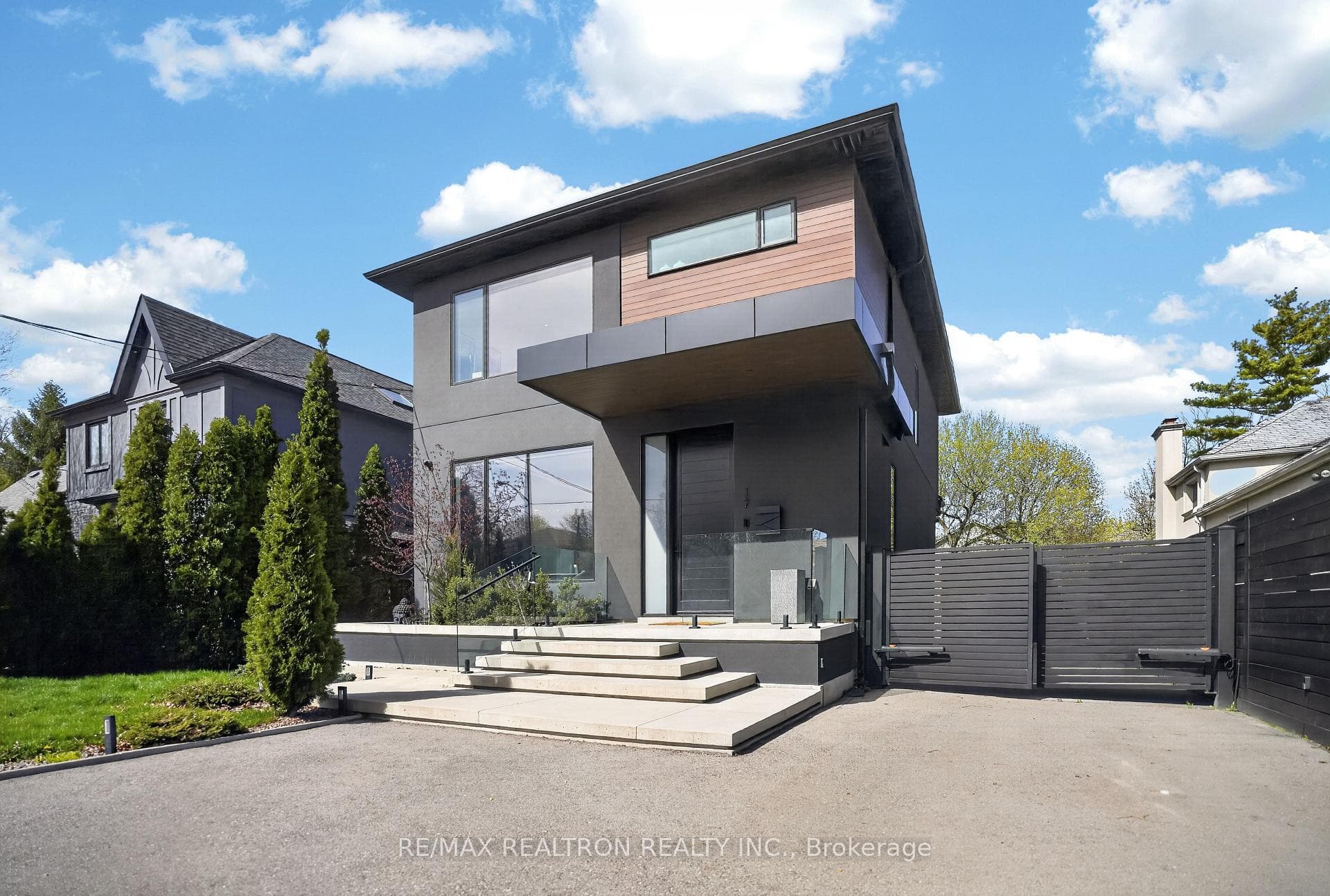 17 Lynnhaven Road, Lawrence Park / Bedford Park, ON M6A 2K7 - Photo 1